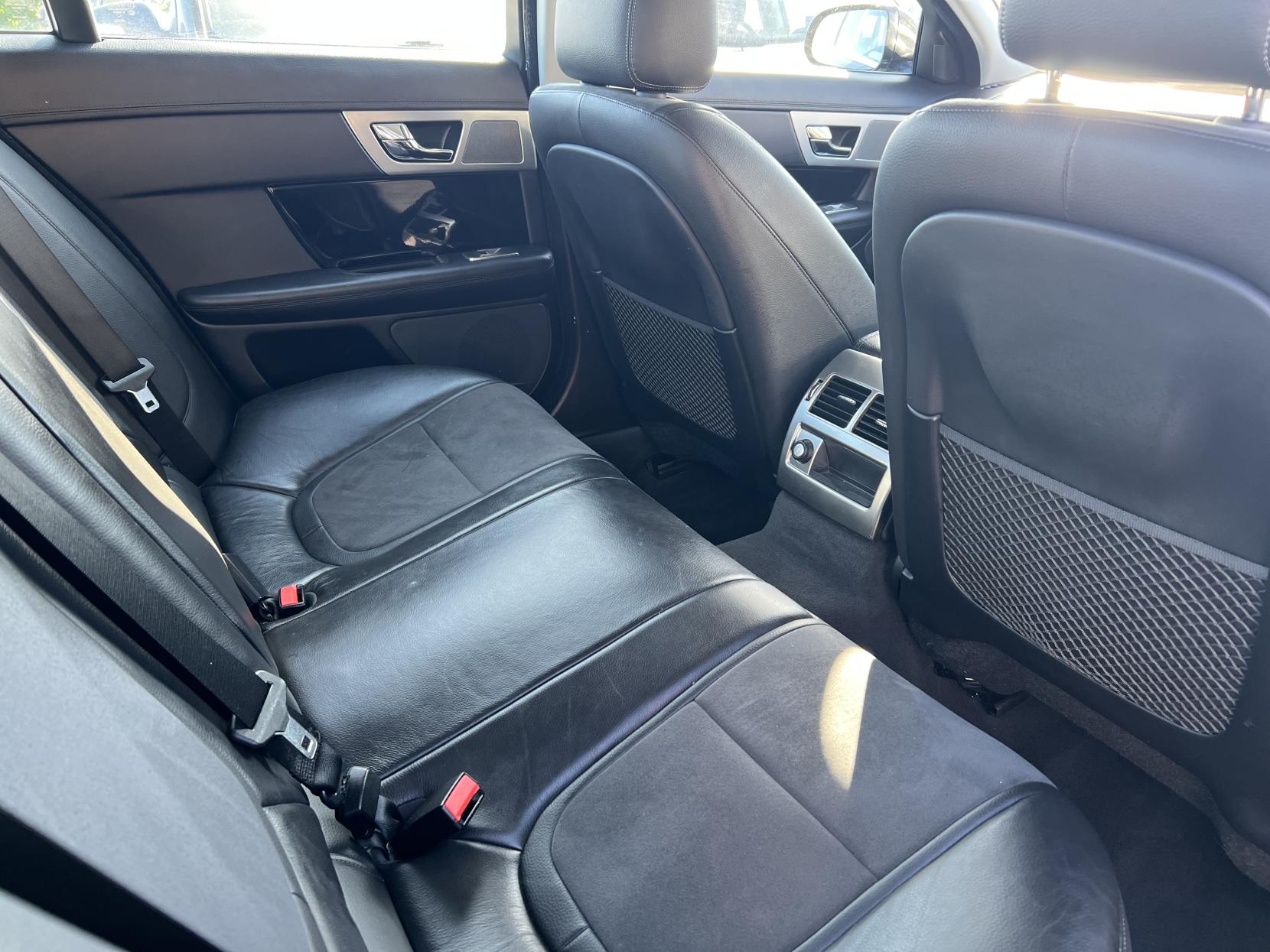 Jaguar XF 2.2d Sport Saloon 4dr Diesel Auto Euro 5 (s/s) (200 ps)