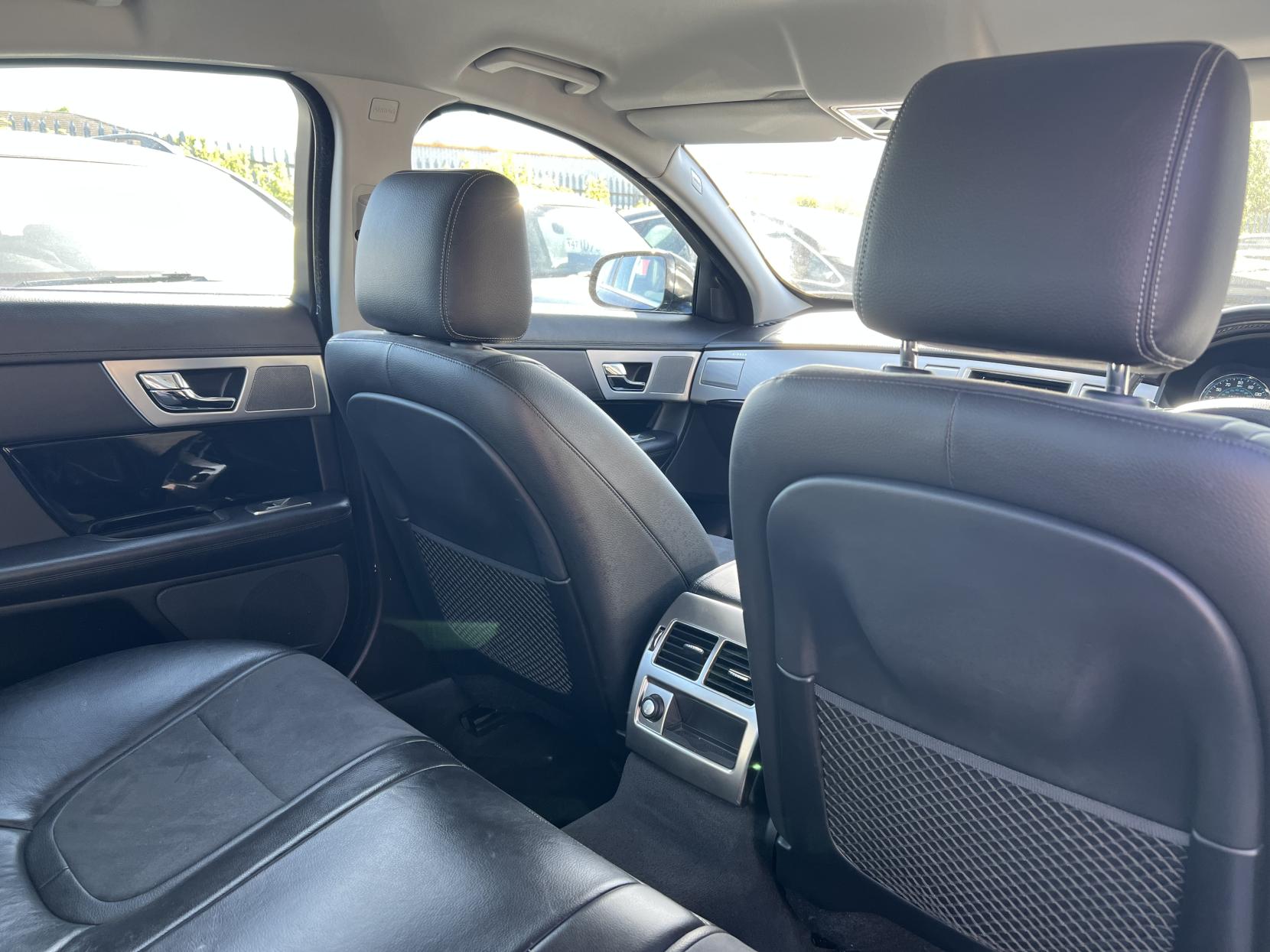 Jaguar XF 2.2d Sport Saloon 4dr Diesel Auto Euro 5 (s/s) (200 ps)
