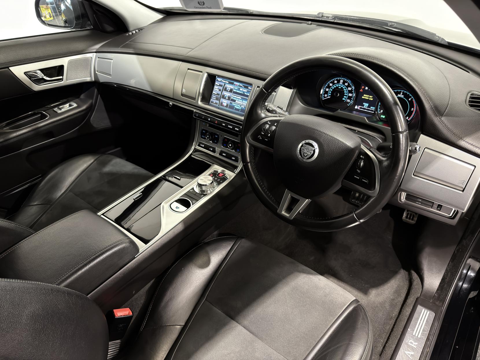 Jaguar XF 2.2d Sport Saloon 4dr Diesel Auto Euro 5 (s/s) (200 ps)