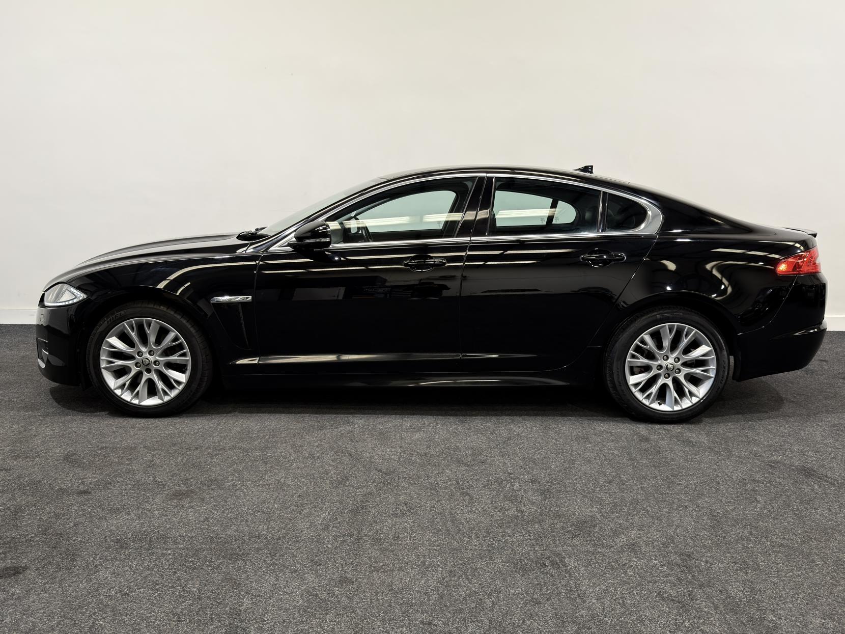 Jaguar XF 2.2d Sport Saloon 4dr Diesel Auto Euro 5 (s/s) (200 ps)