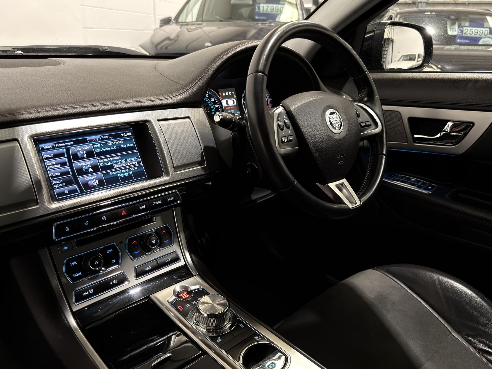 Jaguar XF 2.2d Sport Saloon 4dr Diesel Auto Euro 5 (s/s) (200 ps)