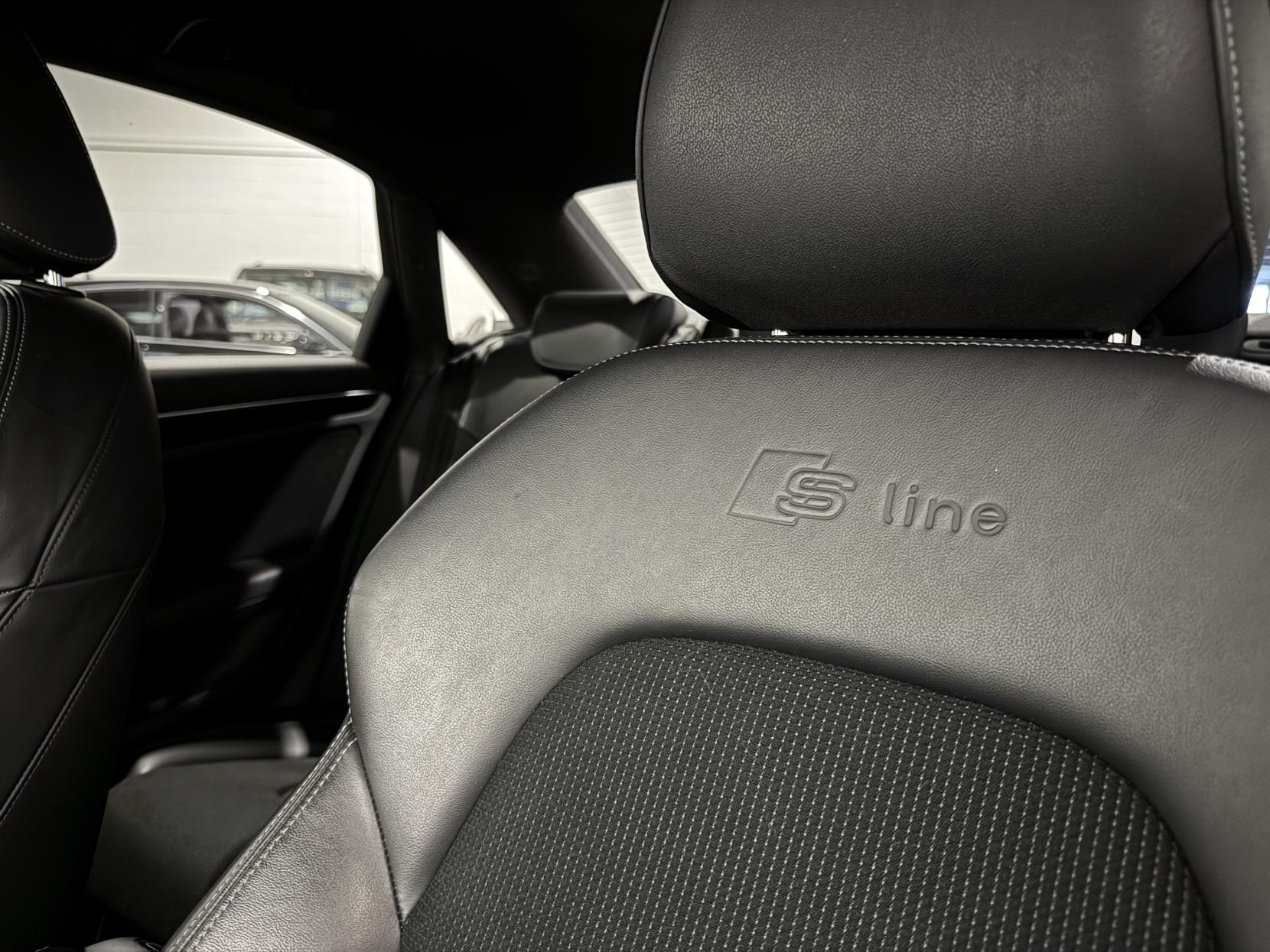 Audi A4 2.0 TDI Black Edition Saloon 4dr Diesel Manual Euro 5 (s/s) (150 ps)