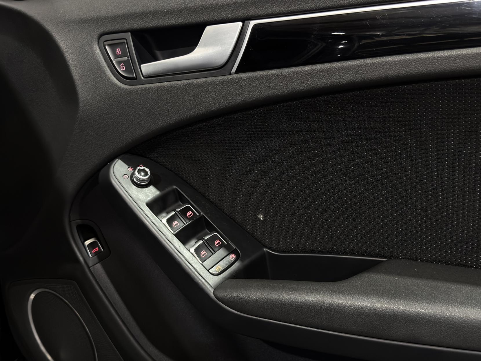 Audi A4 2.0 TDI Black Edition Saloon 4dr Diesel Manual Euro 5 (s/s) (150 ps)