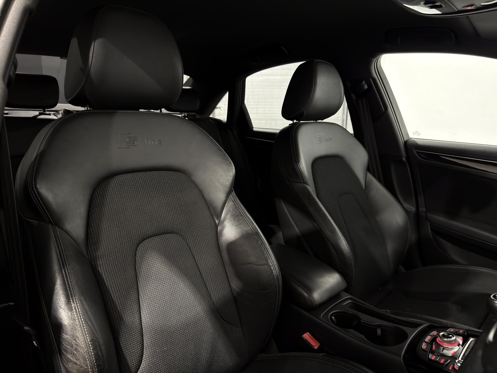 Audi A4 2.0 TDI Black Edition Saloon 4dr Diesel Manual Euro 5 (s/s) (150 ps)