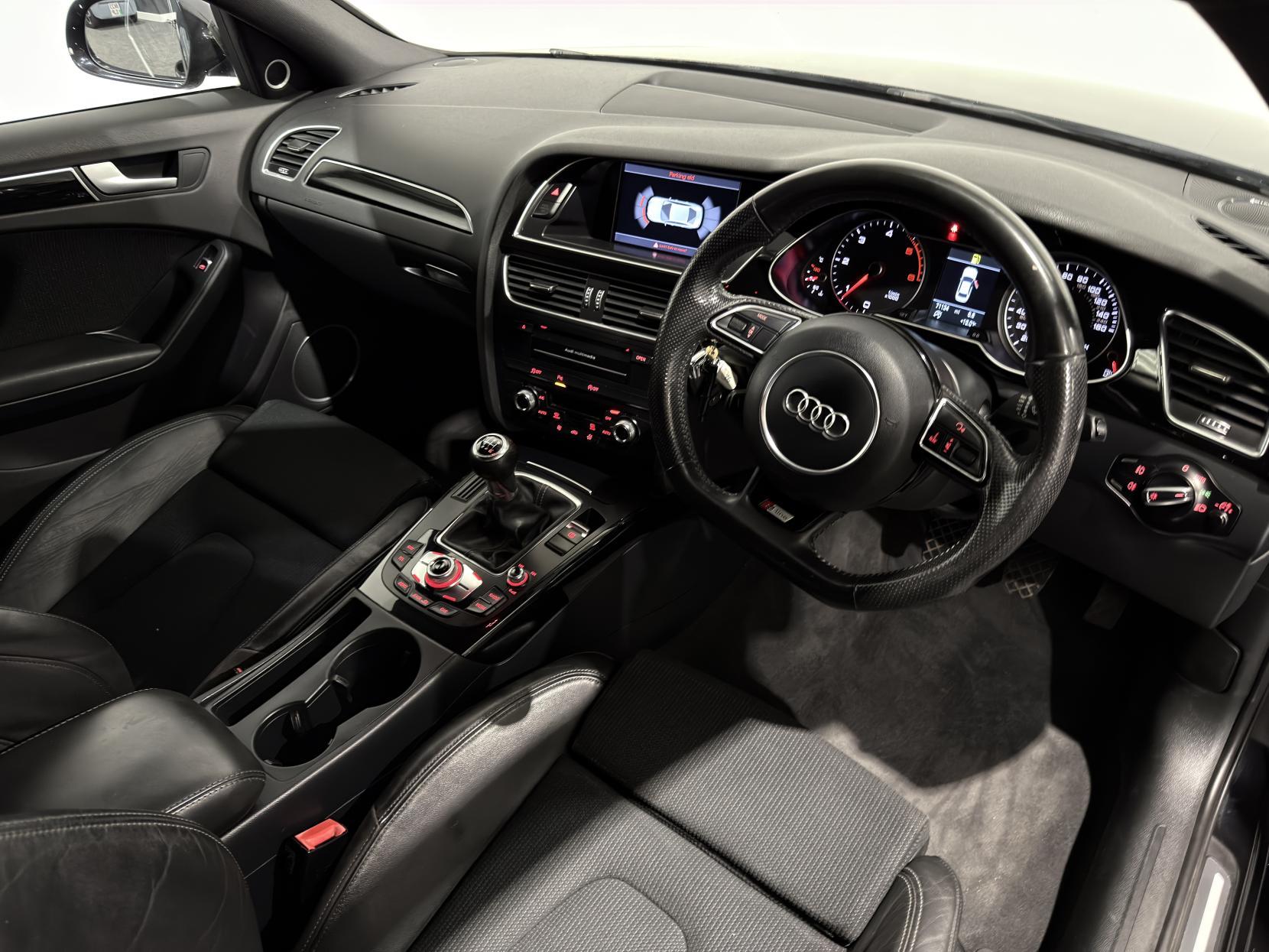 Audi A4 2.0 TDI Black Edition Saloon 4dr Diesel Manual Euro 5 (s/s) (150 ps)