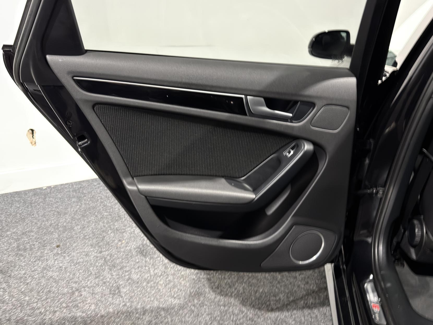 Audi A4 2.0 TDI Black Edition Saloon 4dr Diesel Manual Euro 5 (s/s) (150 ps)