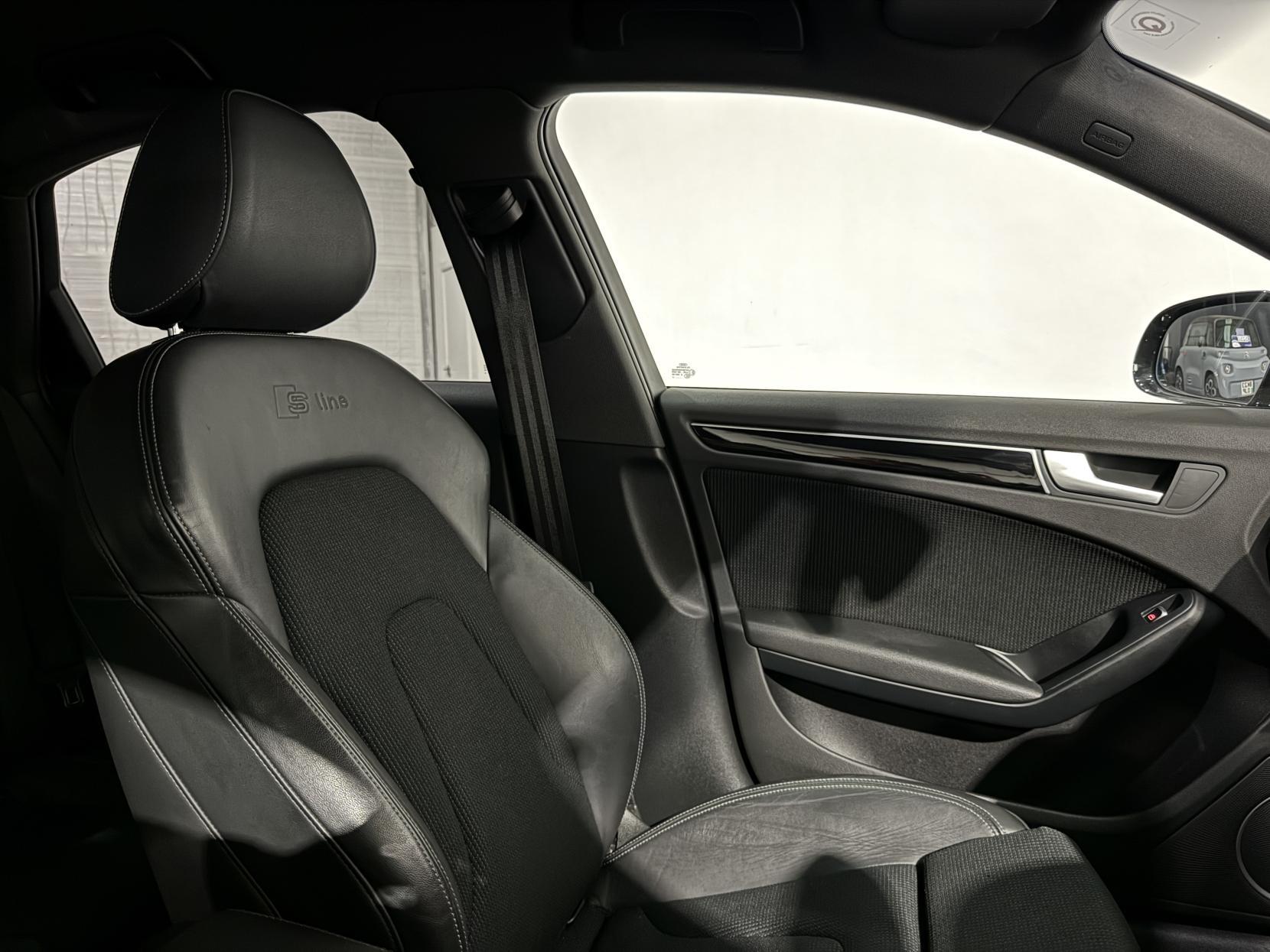 Audi A4 2.0 TDI Black Edition Saloon 4dr Diesel Manual Euro 5 (s/s) (150 ps)