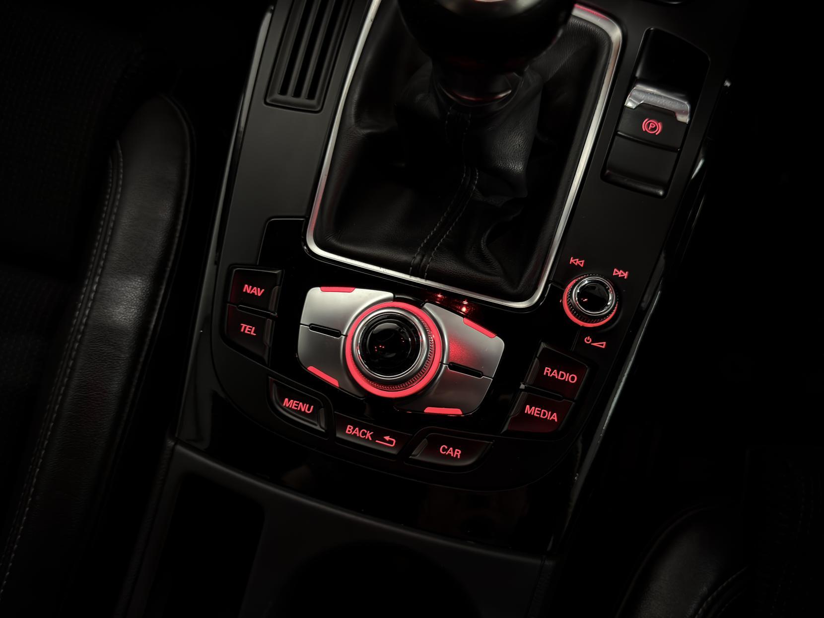 Audi A4 2.0 TDI Black Edition Saloon 4dr Diesel Manual Euro 5 (s/s) (150 ps)