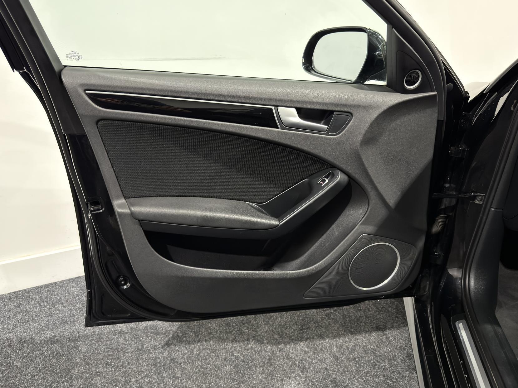 Audi A4 2.0 TDI Black Edition Saloon 4dr Diesel Manual Euro 5 (s/s) (150 ps)