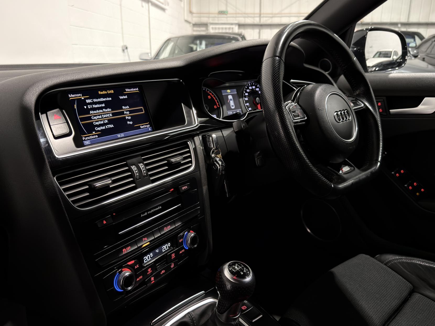 Audi A4 2.0 TDI Black Edition Saloon 4dr Diesel Manual Euro 5 (s/s) (150 ps)