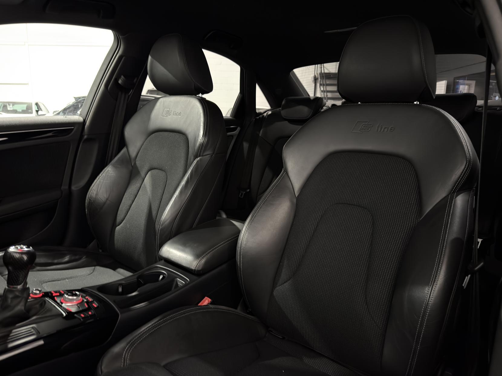 Audi A4 2.0 TDI Black Edition Saloon 4dr Diesel Manual Euro 5 (s/s) (150 ps)