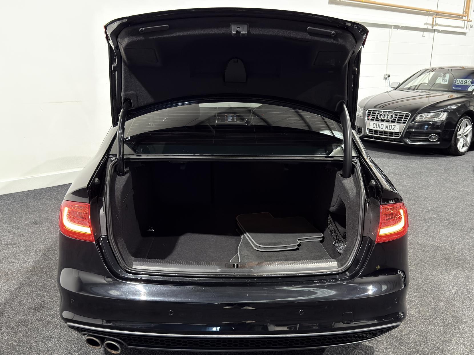 Audi A4 2.0 TDI Black Edition Saloon 4dr Diesel Manual Euro 5 (s/s) (150 ps)