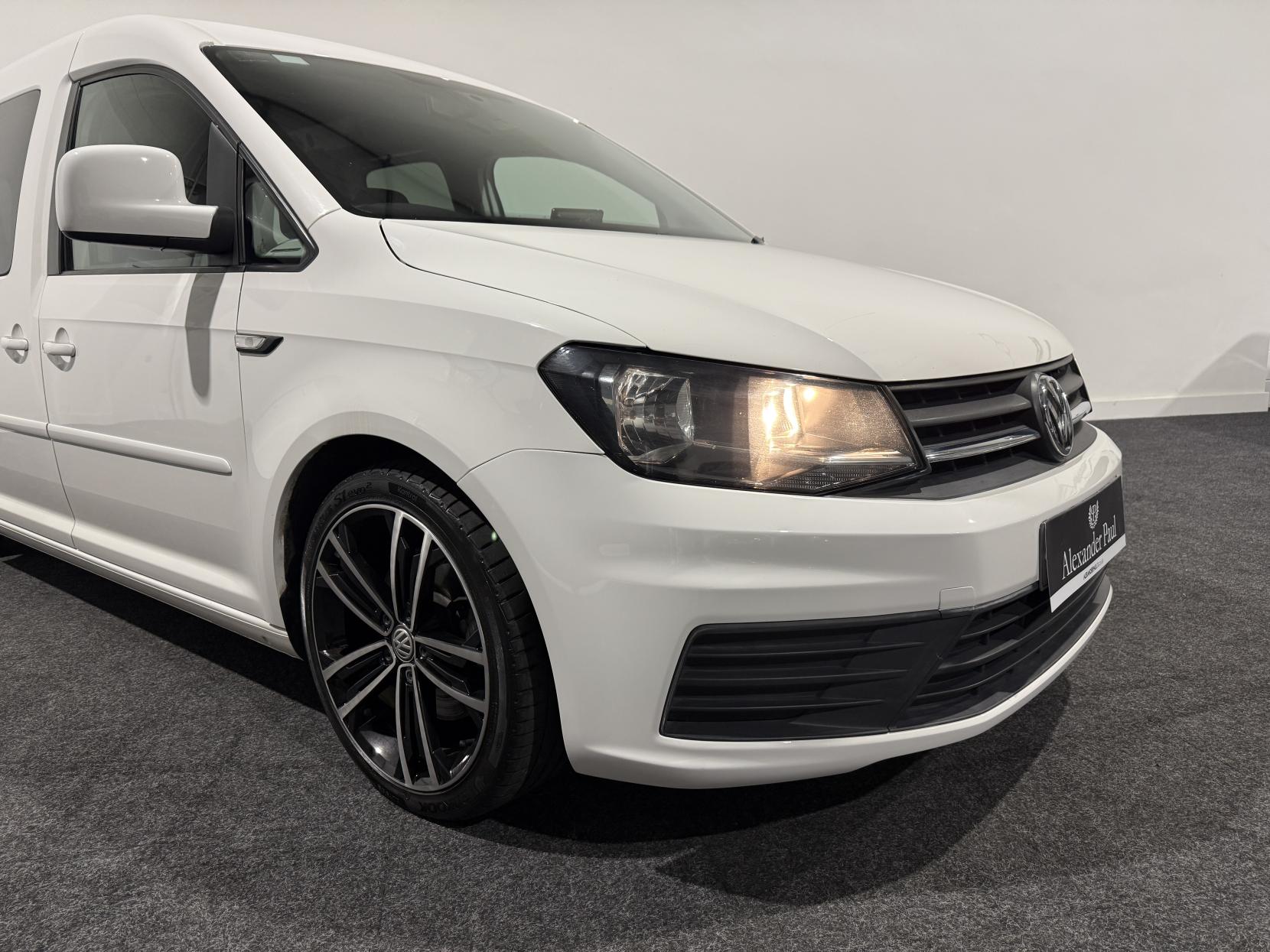 Volkswagen Caddy Maxi 2.0 TDi Maxi Combi Van 5dr Diesel Manual FWD (Window) (124 g/km, 101 bhp)