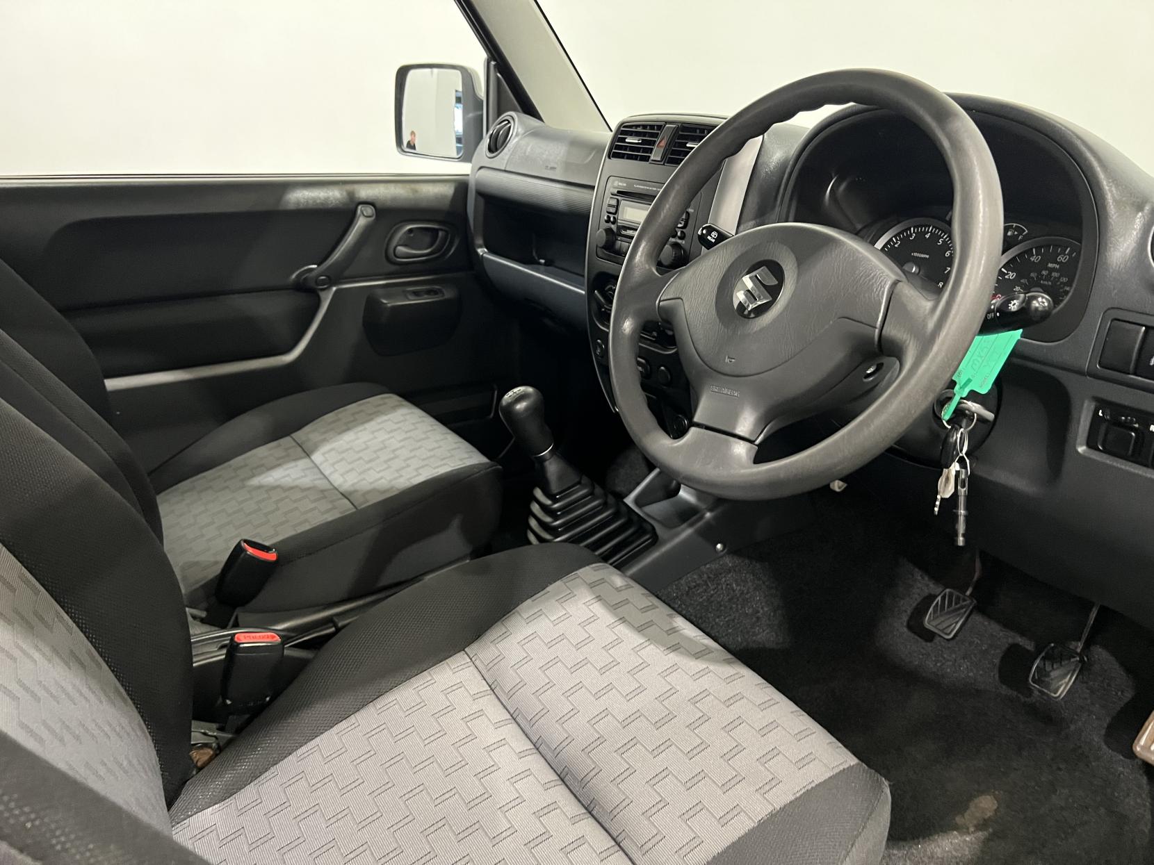 Suzuki Jimny 1.3 JLX SUV 3dr Petrol Manual (171 g/km, 83 bhp)