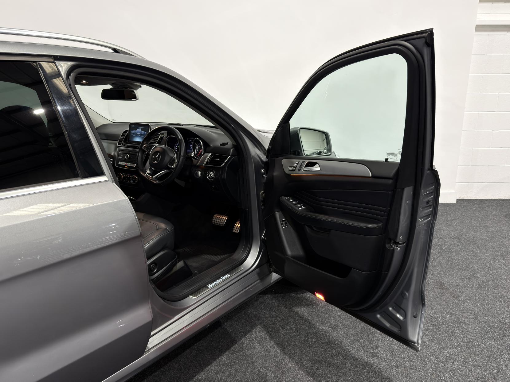 Mercedes-Benz GLE 3.0 GLE350d V6 AMG Line SUV 5dr Diesel G-Tronic 4MATIC Euro 6 (s/s) (258 ps)