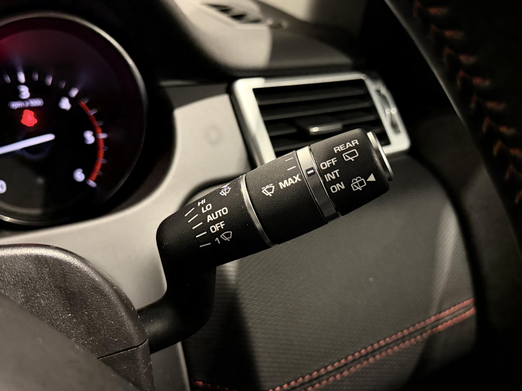 Land Rover Discovery Sport 2.0 TD4 HSE Dynamic Lux SUV 5dr Diesel Auto 4WD Euro 6 (s/s) (180 ps)