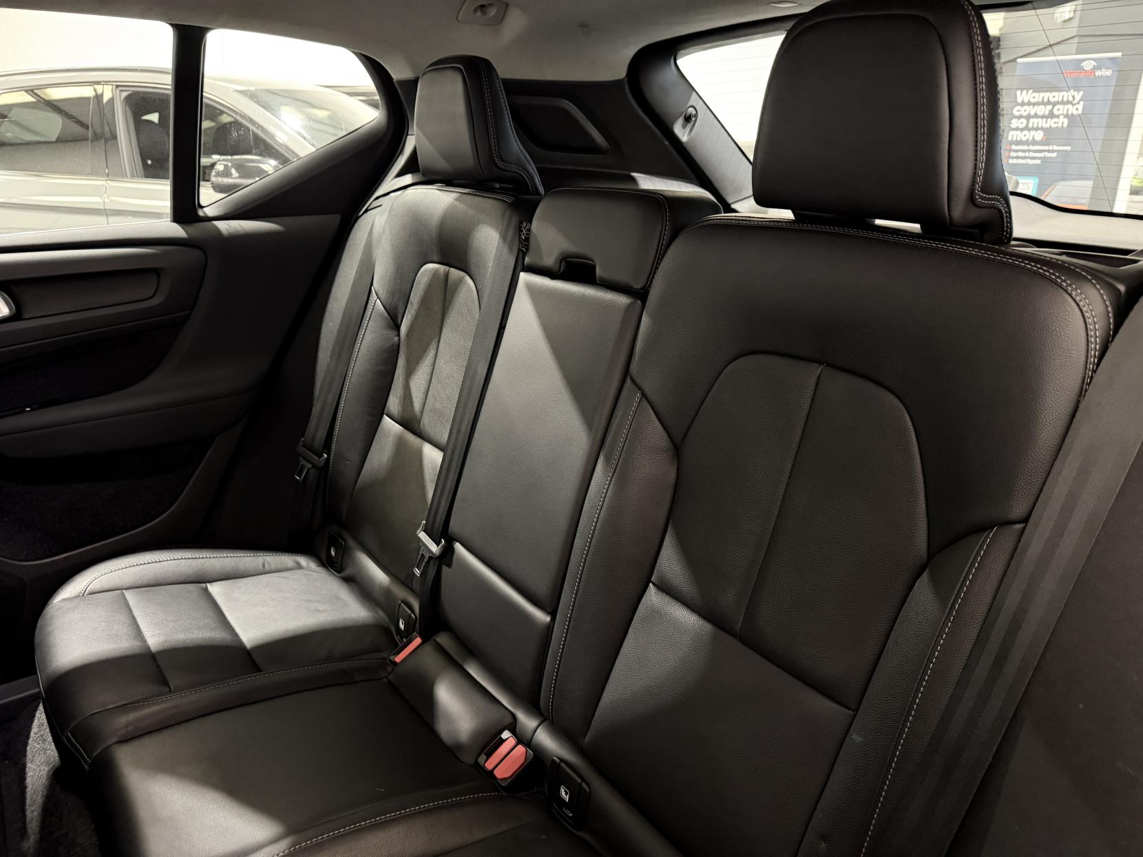 Volvo XC40 2.0 B4 MHEV Inscription Pro SUV 5dr Petrol Hybrid Auto Euro 6 (s/s) (197 ps)