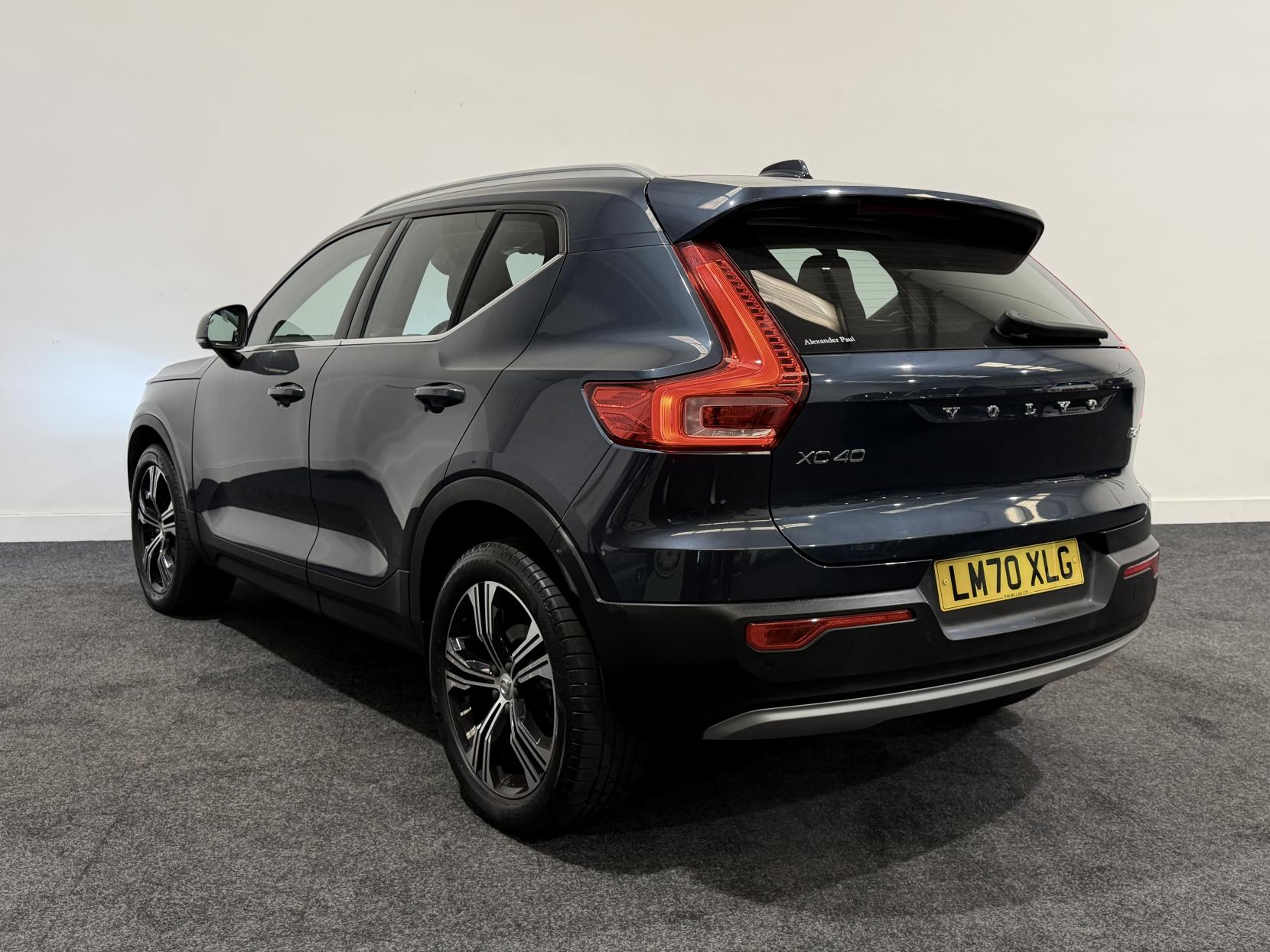 Volvo XC40 2.0 B4 MHEV Inscription Pro SUV 5dr Petrol Hybrid Auto Euro 6 (s/s) (197 ps)