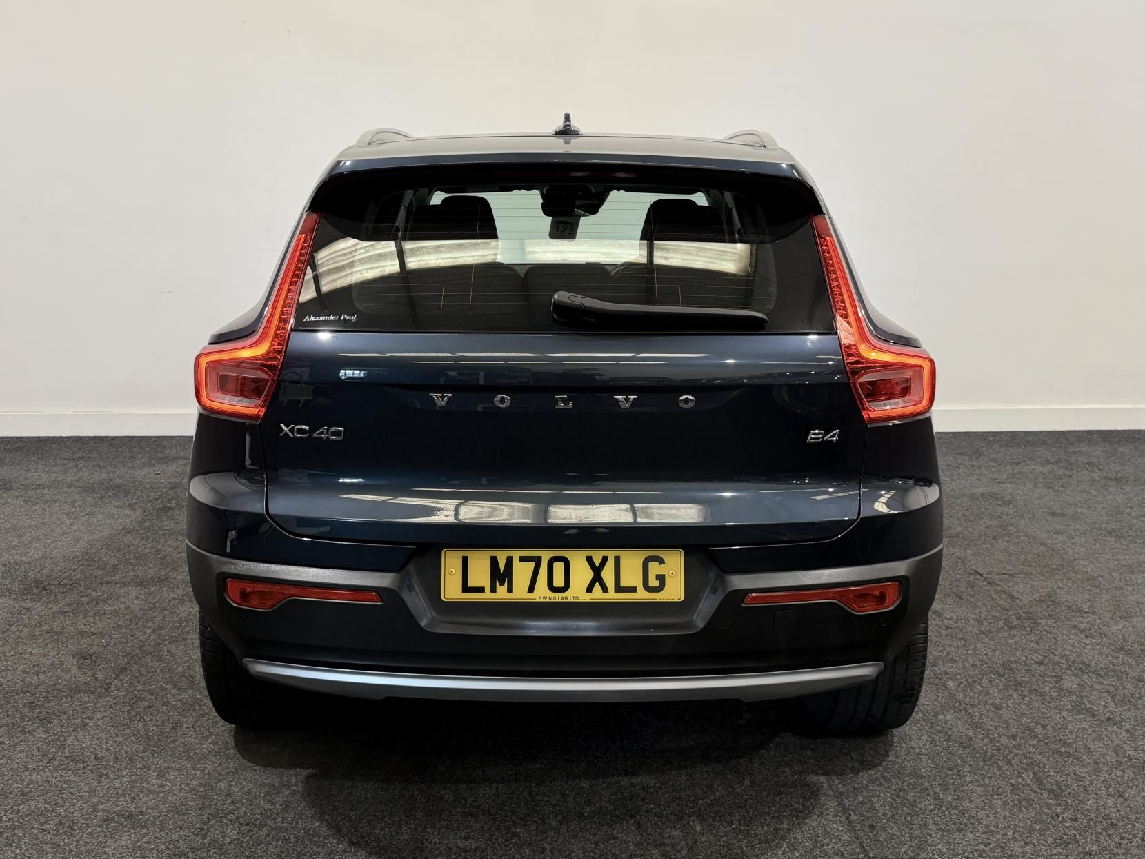 Volvo XC40 2.0 B4 MHEV Inscription Pro SUV 5dr Petrol Hybrid Auto Euro 6 (s/s) (197 ps)