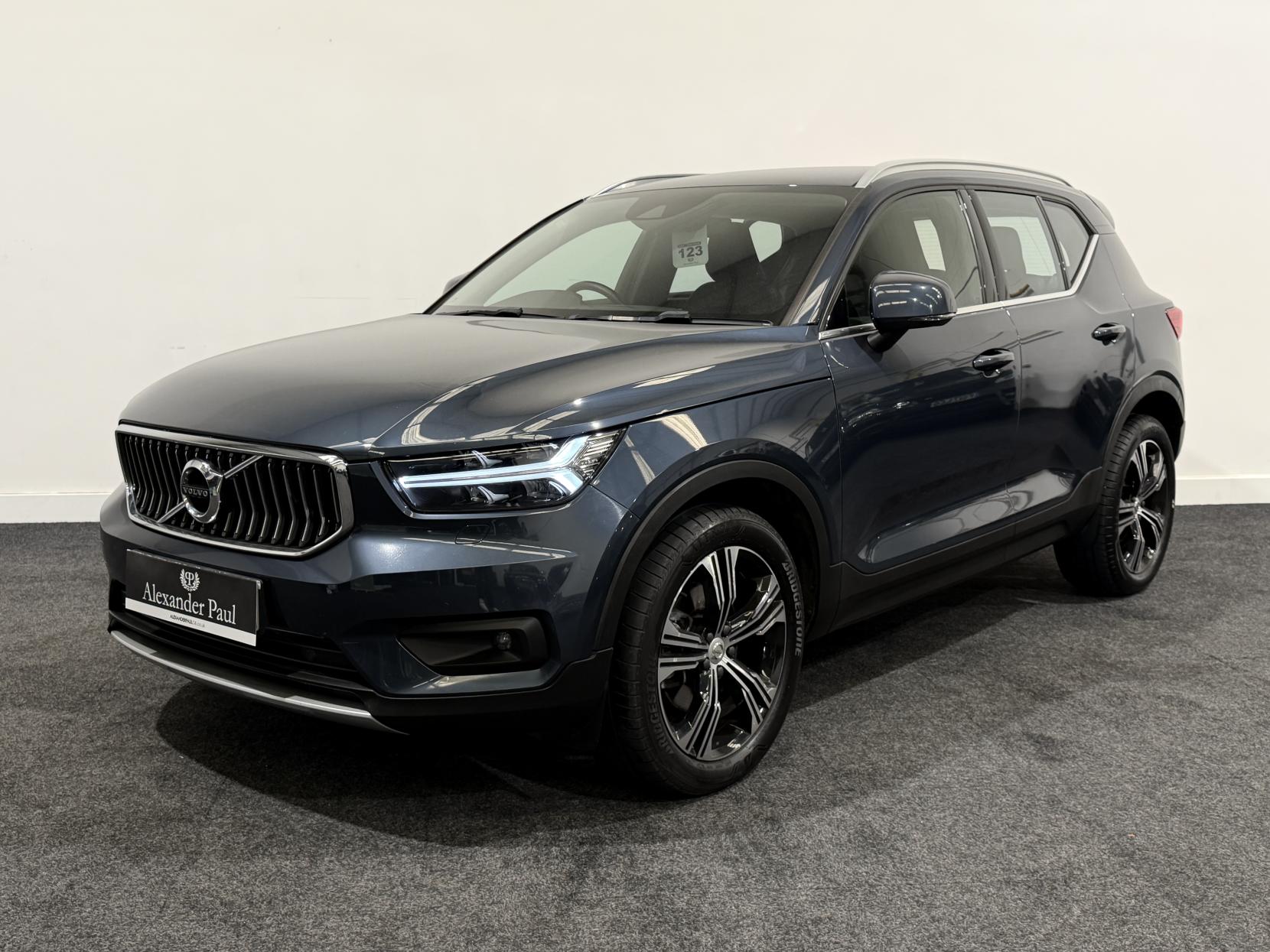 Volvo XC40 2.0 B4 MHEV Inscription Pro SUV 5dr Petrol Hybrid Auto Euro 6 (s/s) (197 ps)