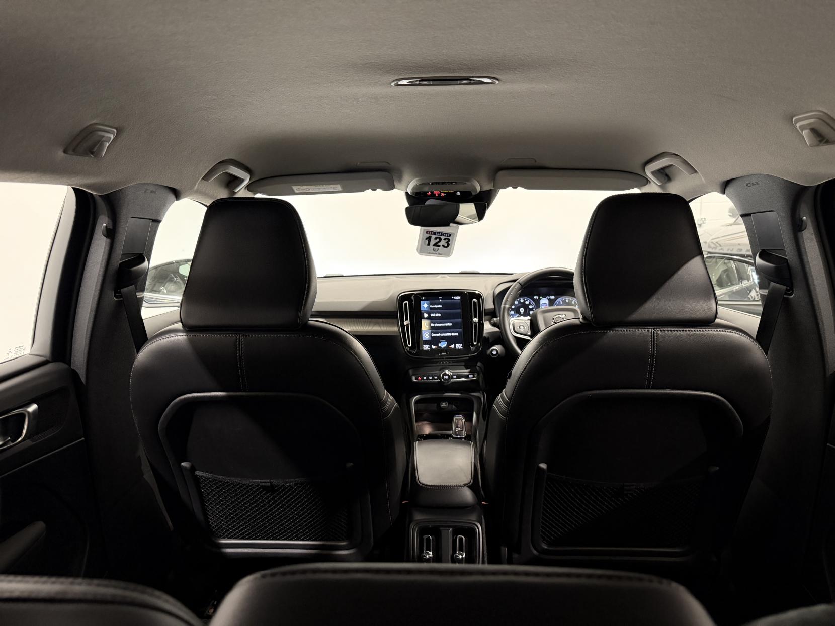 Volvo XC40 2.0 B4 MHEV Inscription Pro SUV 5dr Petrol Hybrid Auto Euro 6 (s/s) (197 ps)