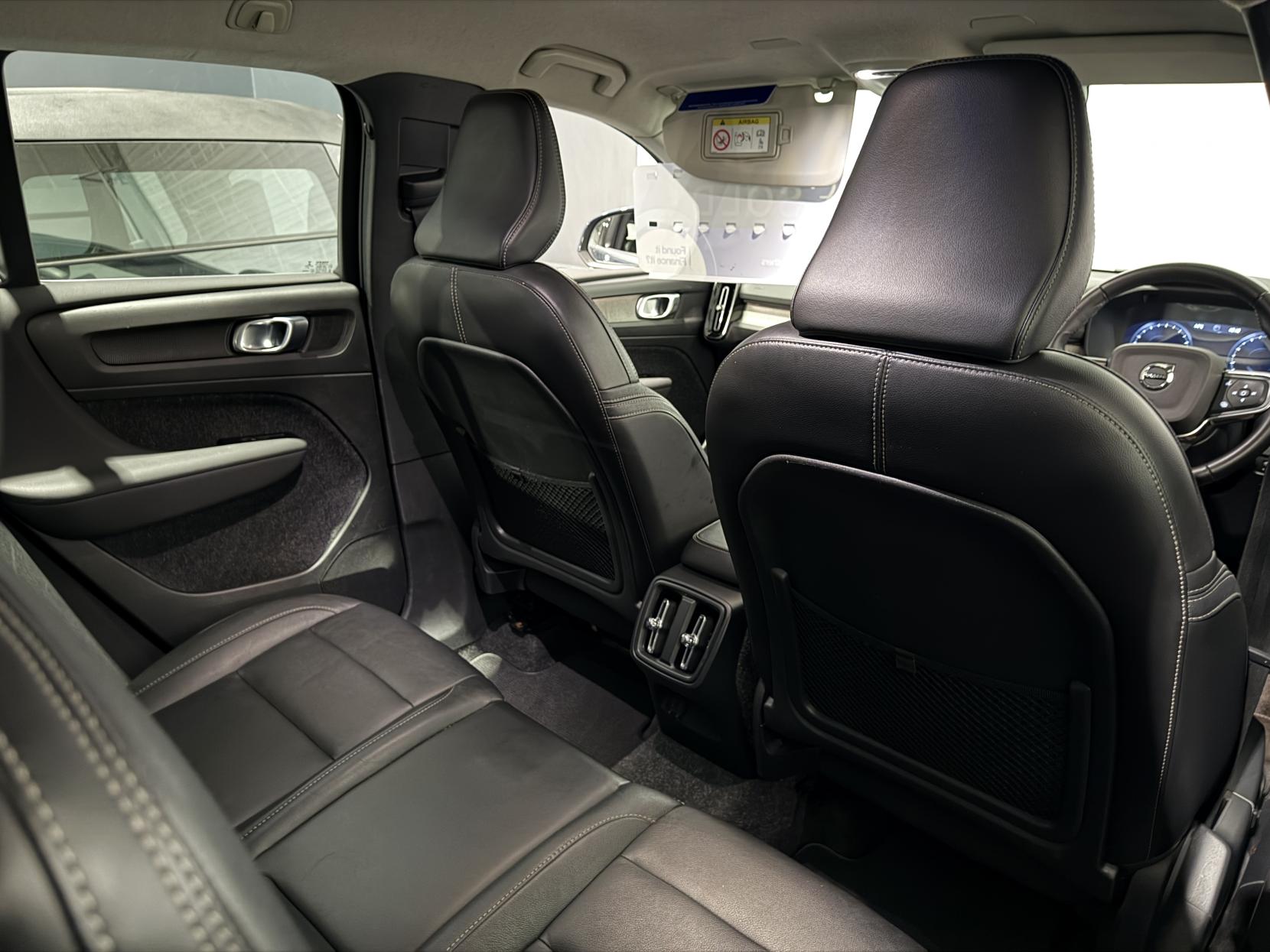 Volvo XC40 2.0 B4 MHEV Inscription Pro SUV 5dr Petrol Hybrid Auto Euro 6 (s/s) (197 ps)