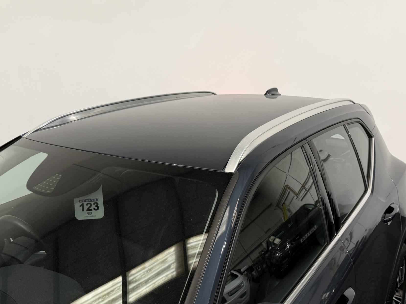 Volvo XC40 2.0 B4 MHEV Inscription Pro SUV 5dr Petrol Hybrid Auto Euro 6 (s/s) (197 ps)