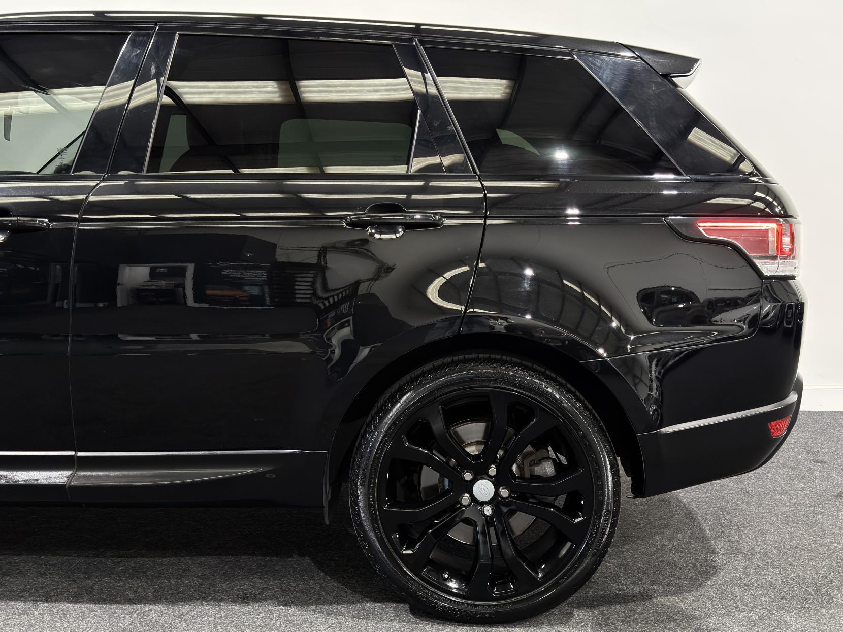 Land Rover Range Rover Sport 3.0 SD V6 HSE Dynamic SUV 5dr Diesel Auto 4WD Euro 6 (s/s) (306 ps)