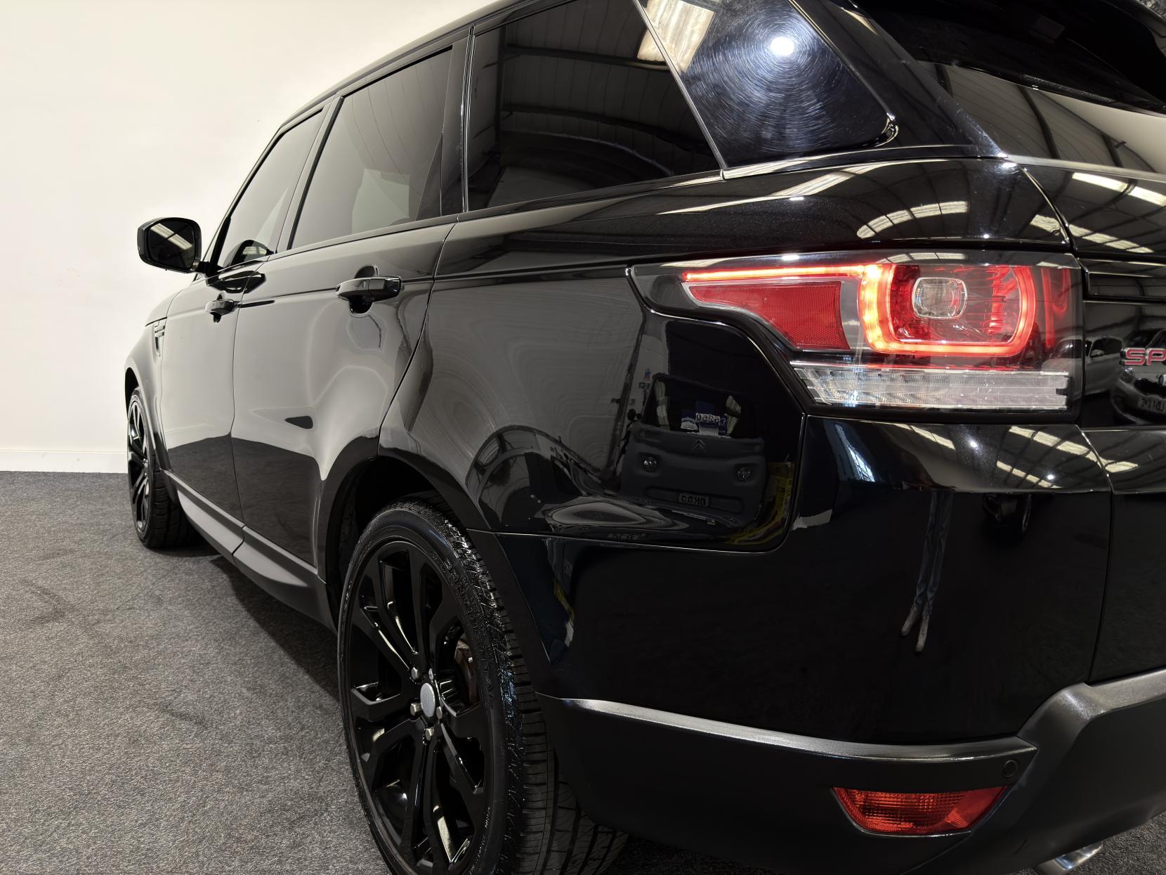 Land Rover Range Rover Sport 3.0 SD V6 HSE Dynamic SUV 5dr Diesel Auto 4WD Euro 6 (s/s) (306 ps)