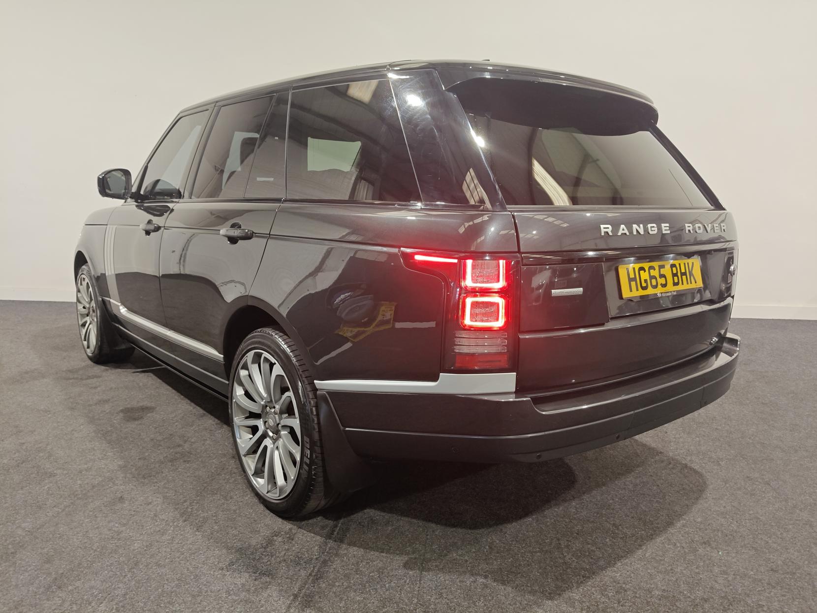 Land Rover Range Rover 4.4 SD V8 Autobiography SUV 5dr Diesel Auto 4WD Euro 6 (s/s) (339 ps)
