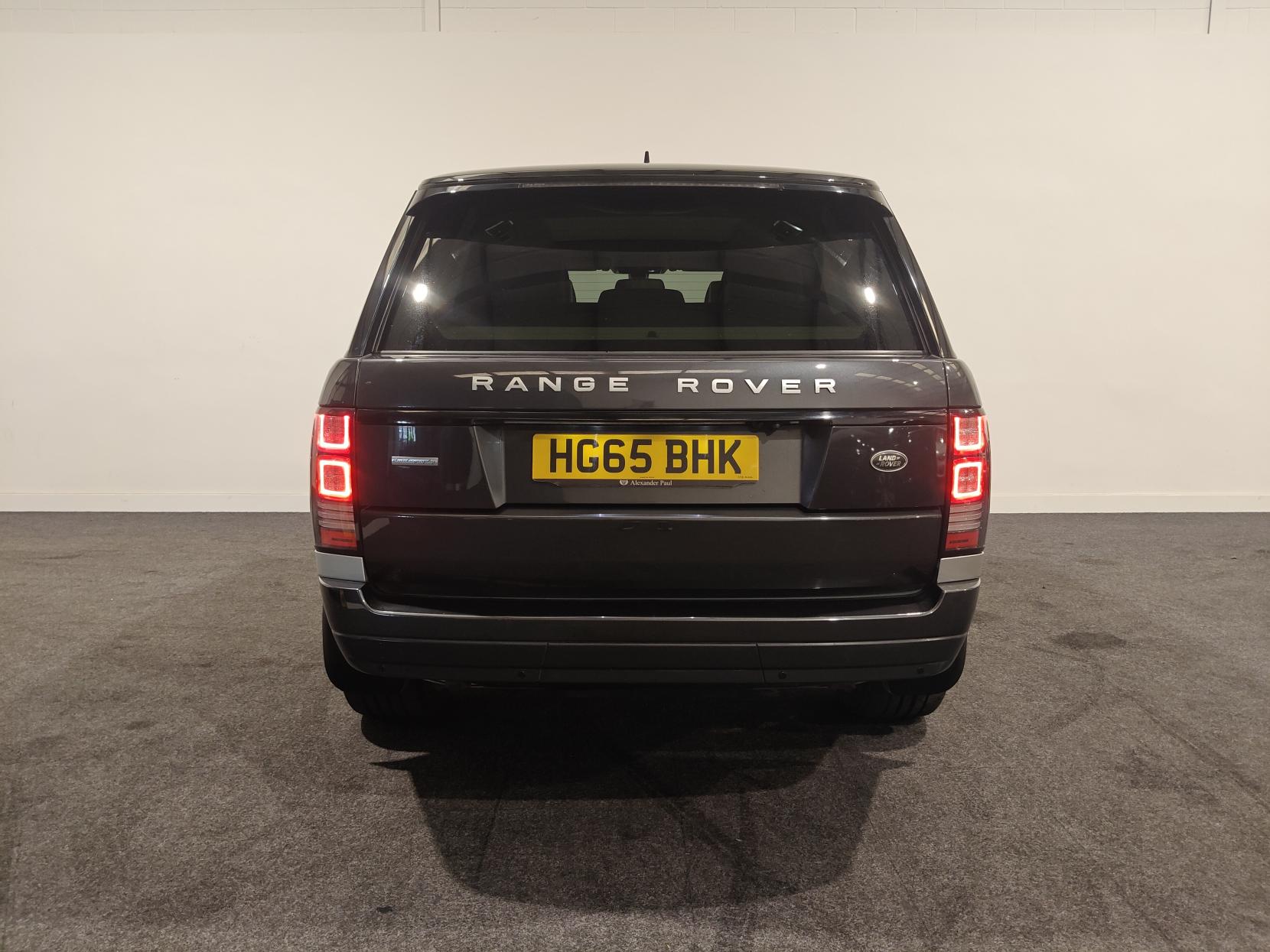 Land Rover Range Rover 4.4 SD V8 Autobiography SUV 5dr Diesel Auto 4WD Euro 6 (s/s) (339 ps)