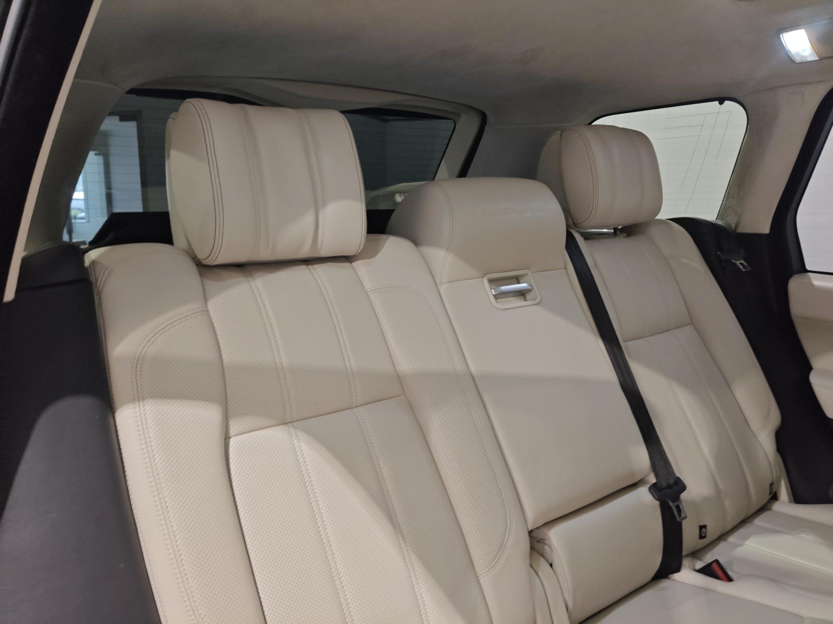 Land Rover Range Rover 4.4 SD V8 Autobiography SUV 5dr Diesel Auto 4WD Euro 6 (s/s) (339 ps)