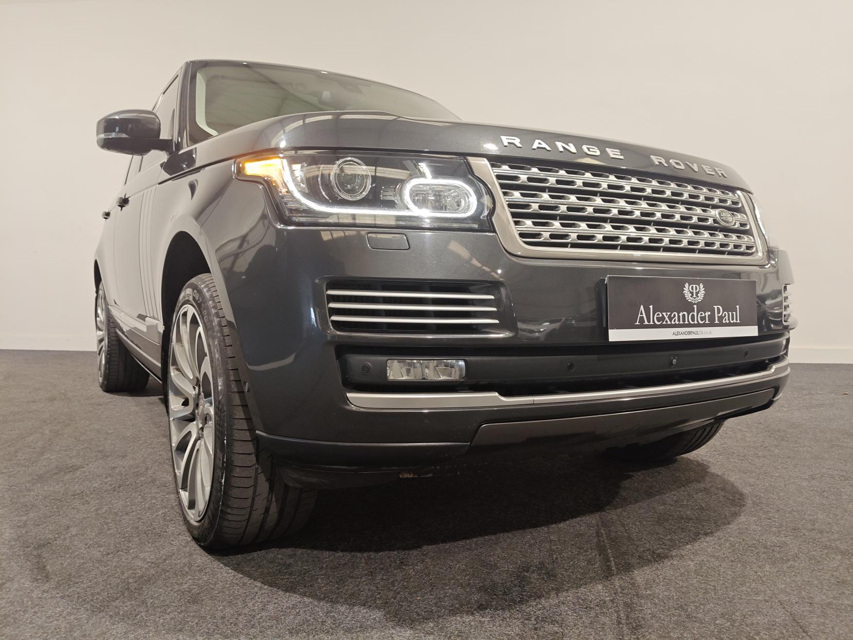 Land Rover Range Rover 4.4 SD V8 Autobiography SUV 5dr Diesel Auto 4WD Euro 6 (s/s) (339 ps)