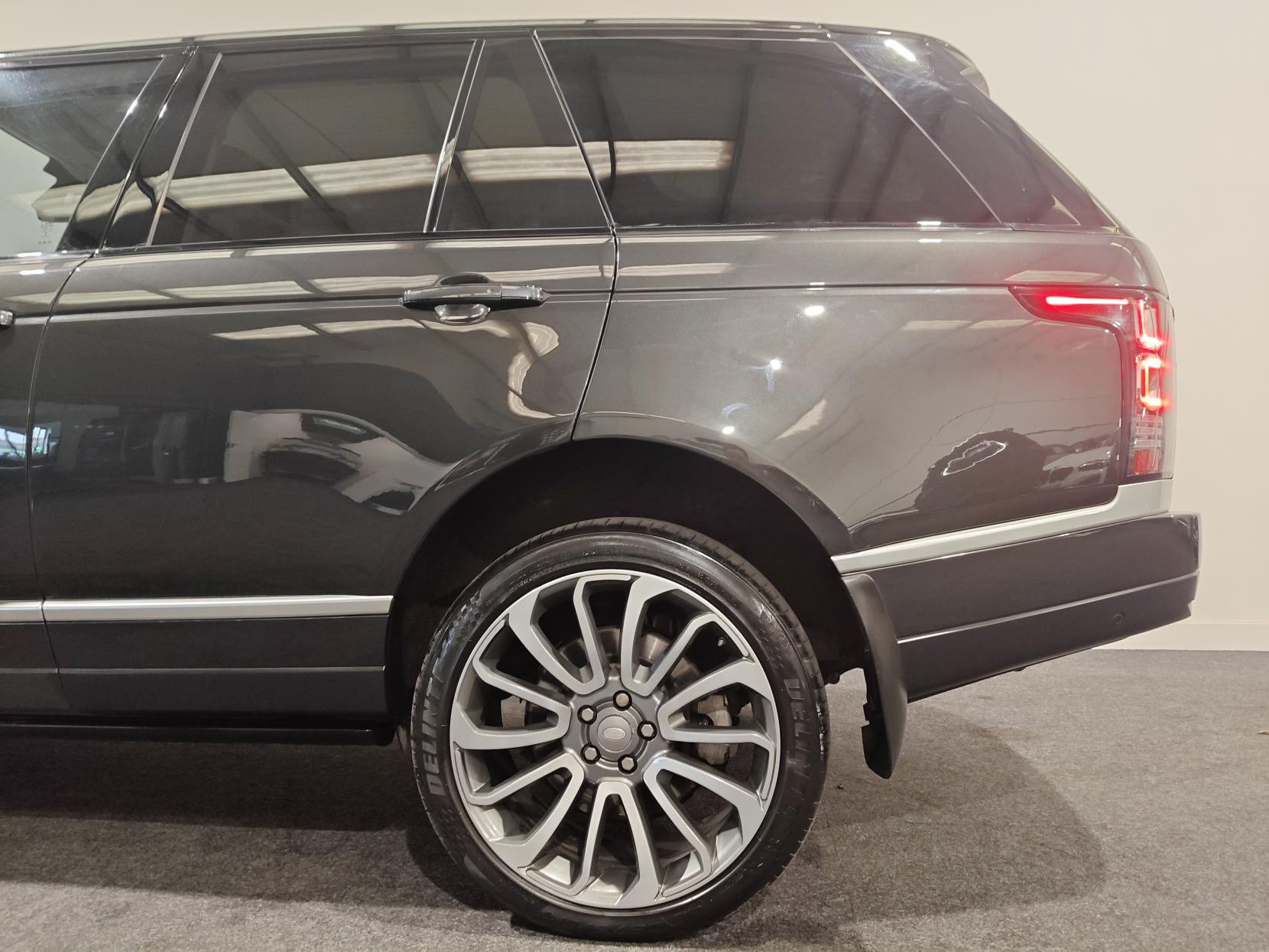 Land Rover Range Rover 4.4 SD V8 Autobiography SUV 5dr Diesel Auto 4WD Euro 6 (s/s) (339 ps)