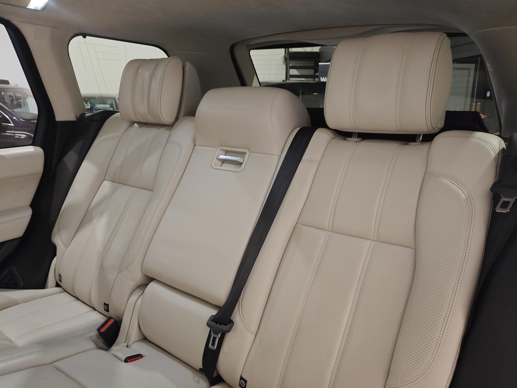 Land Rover Range Rover 4.4 SD V8 Autobiography SUV 5dr Diesel Auto 4WD Euro 6 (s/s) (339 ps)
