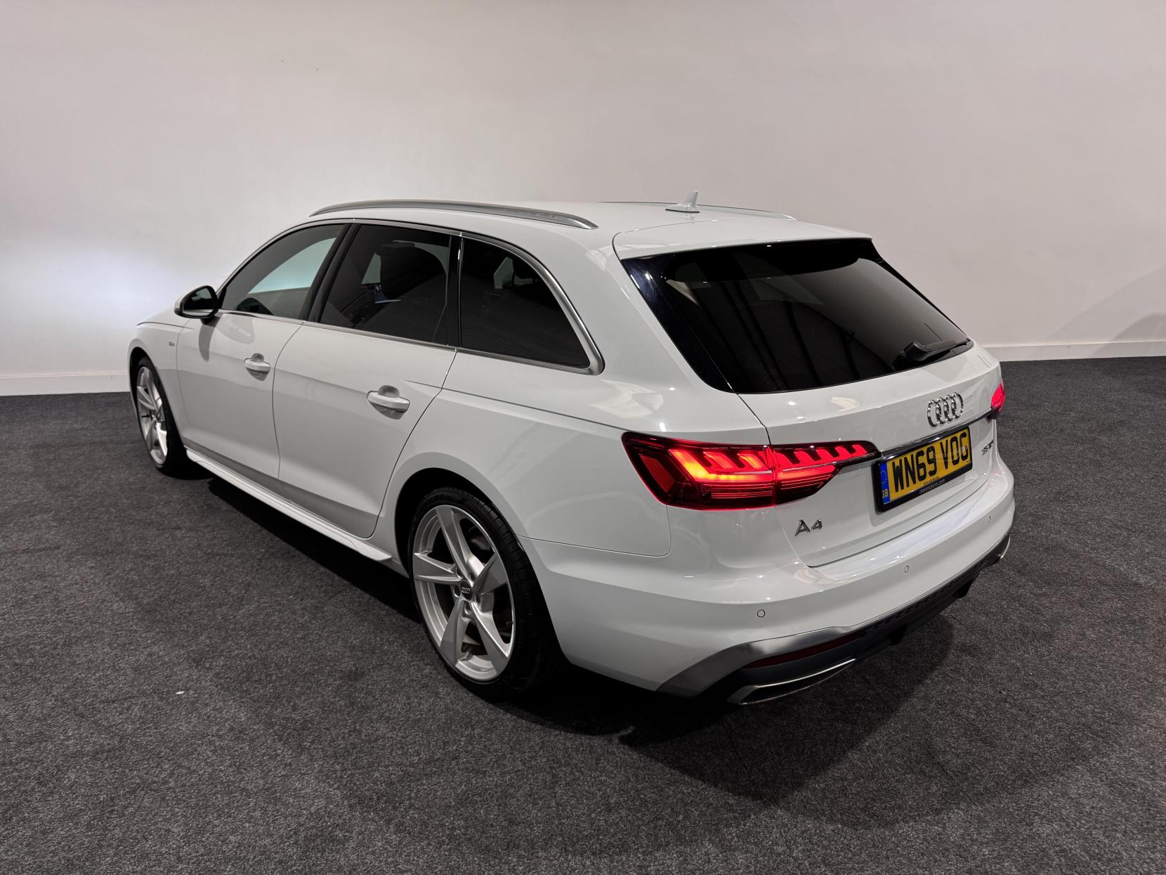 Audi A4 Avant 2.0 TDI 35 S line Estate 5dr Diesel S Tronic Euro 6 (s/s) (163 ps)