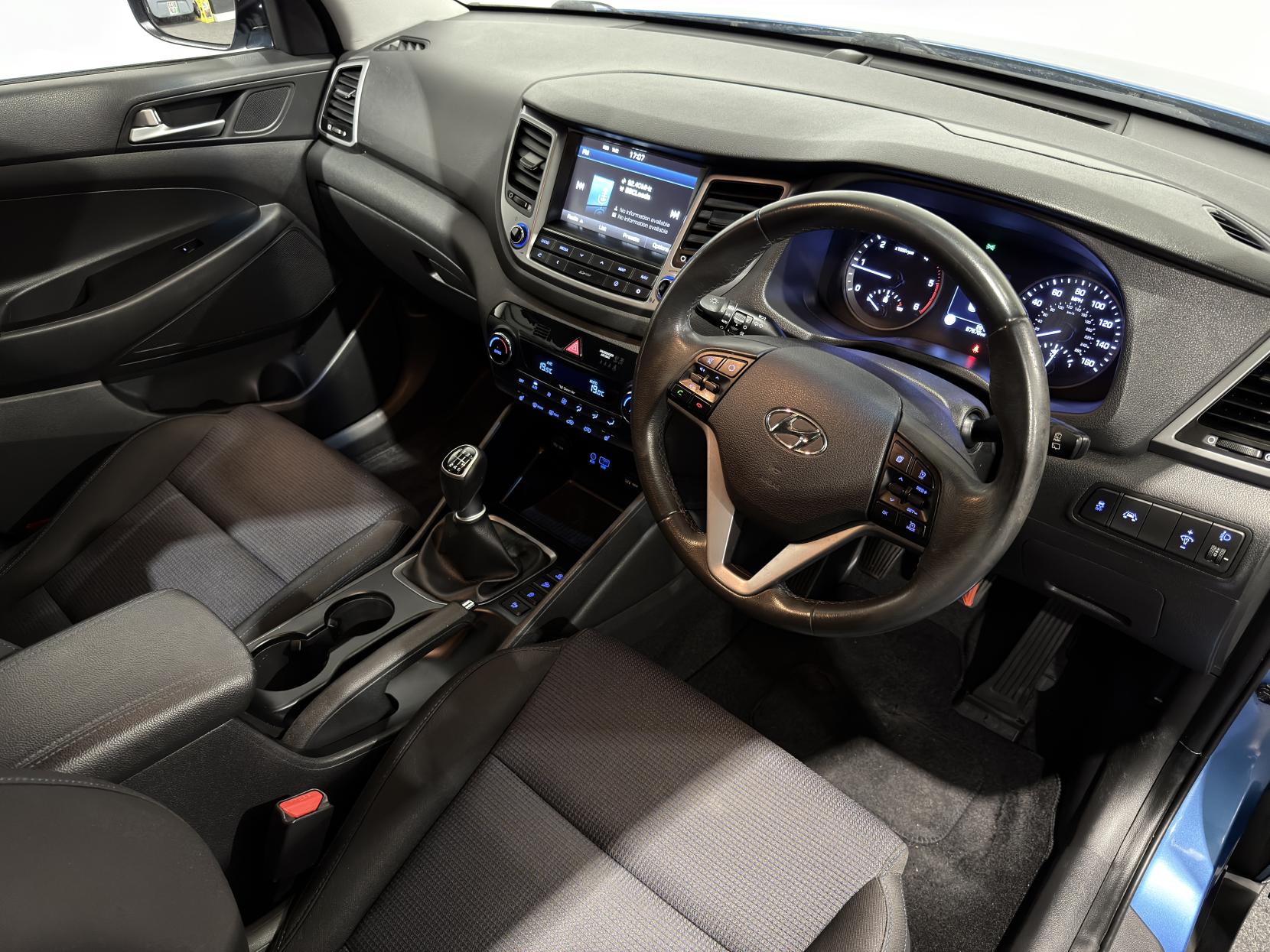 Hyundai TUCSON 1.7 CRDi Blue Drive SE Nav SUV 5dr Diesel Manual Euro 6 (s/s) (116 ps)