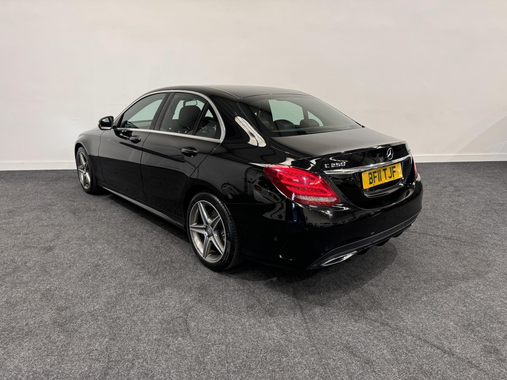 Mercedes-Benz C Class 2.1 C250 BlueTEC AMG Line Saloon 4dr Diesel G-Tronic+ Euro 6 (s/s) (204 ps)