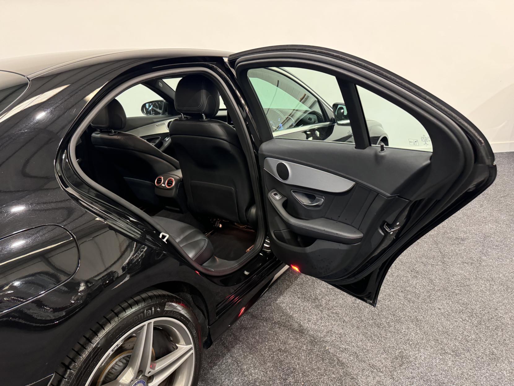 Mercedes-Benz C Class 2.1 C250 BlueTEC AMG Line Saloon 4dr Diesel G-Tronic+ Euro 6 (s/s) (204 ps)
