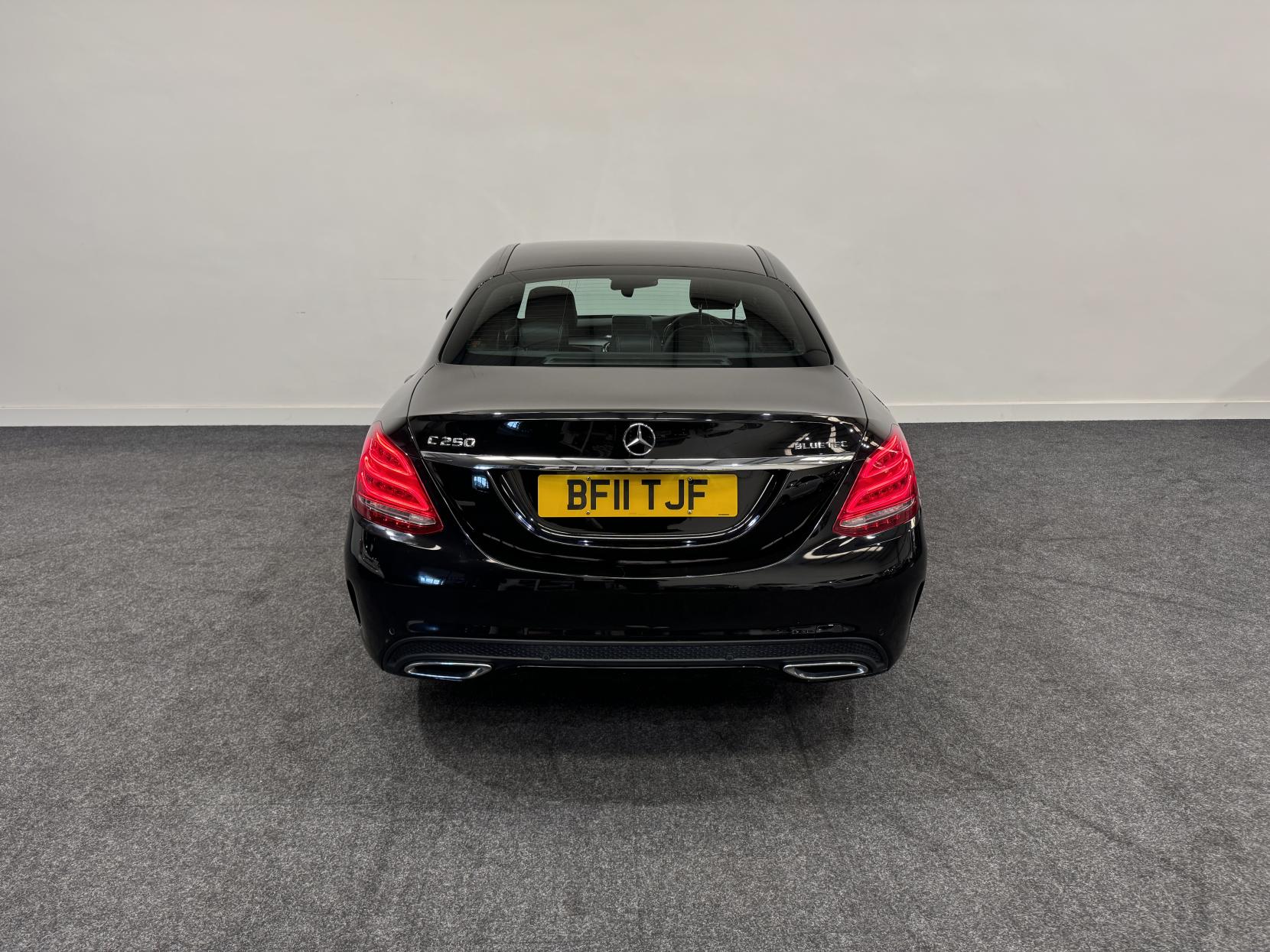 Mercedes-Benz C Class 2.1 C250 BlueTEC AMG Line Saloon 4dr Diesel G-Tronic+ Euro 6 (s/s) (204 ps)
