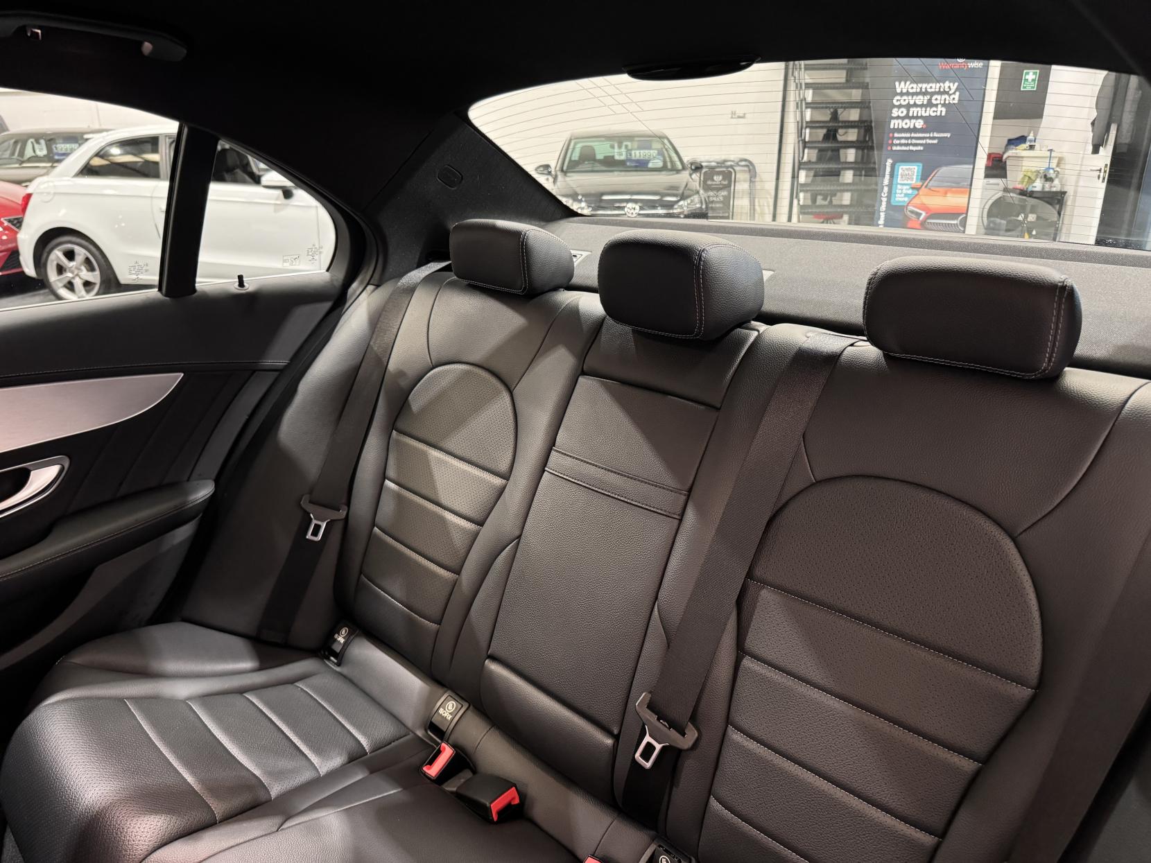 Mercedes-Benz C Class 2.1 C250 BlueTEC AMG Line Saloon 4dr Diesel G-Tronic+ Euro 6 (s/s) (204 ps)