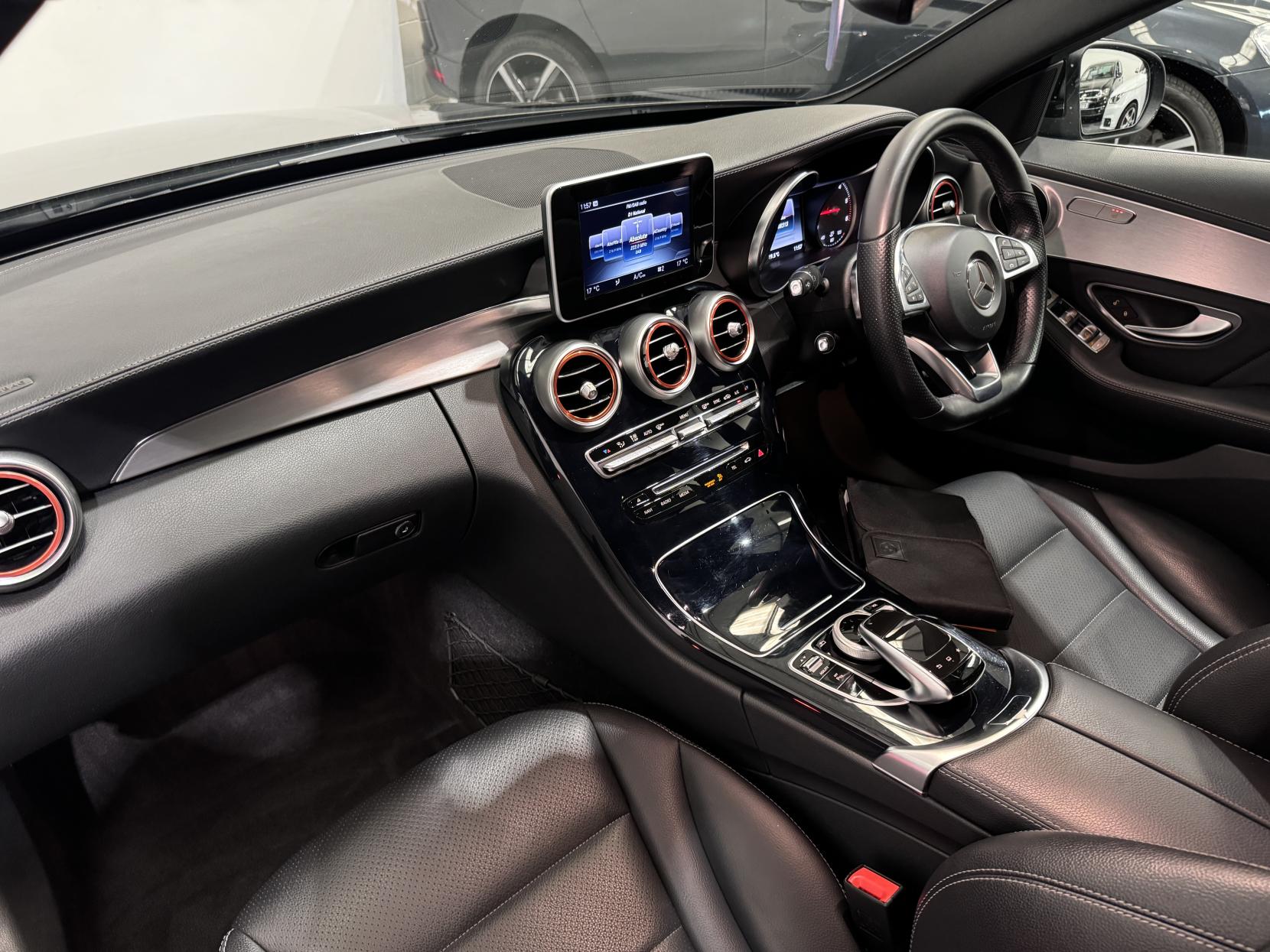 Mercedes-Benz C Class 2.1 C250 BlueTEC AMG Line Saloon 4dr Diesel G-Tronic+ Euro 6 (s/s) (204 ps)