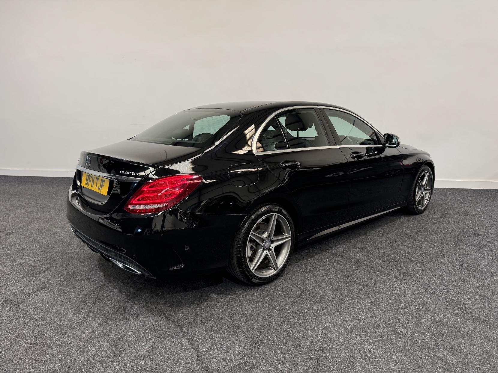 Mercedes-Benz C Class 2.1 C250 BlueTEC AMG Line Saloon 4dr Diesel G-Tronic+ Euro 6 (s/s) (204 ps)
