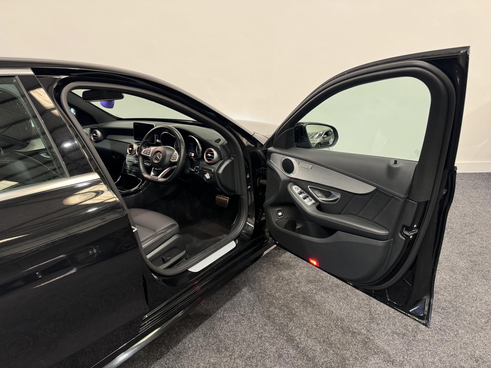 Mercedes-Benz C Class 2.1 C250 BlueTEC AMG Line Saloon 4dr Diesel G-Tronic+ Euro 6 (s/s) (204 ps)