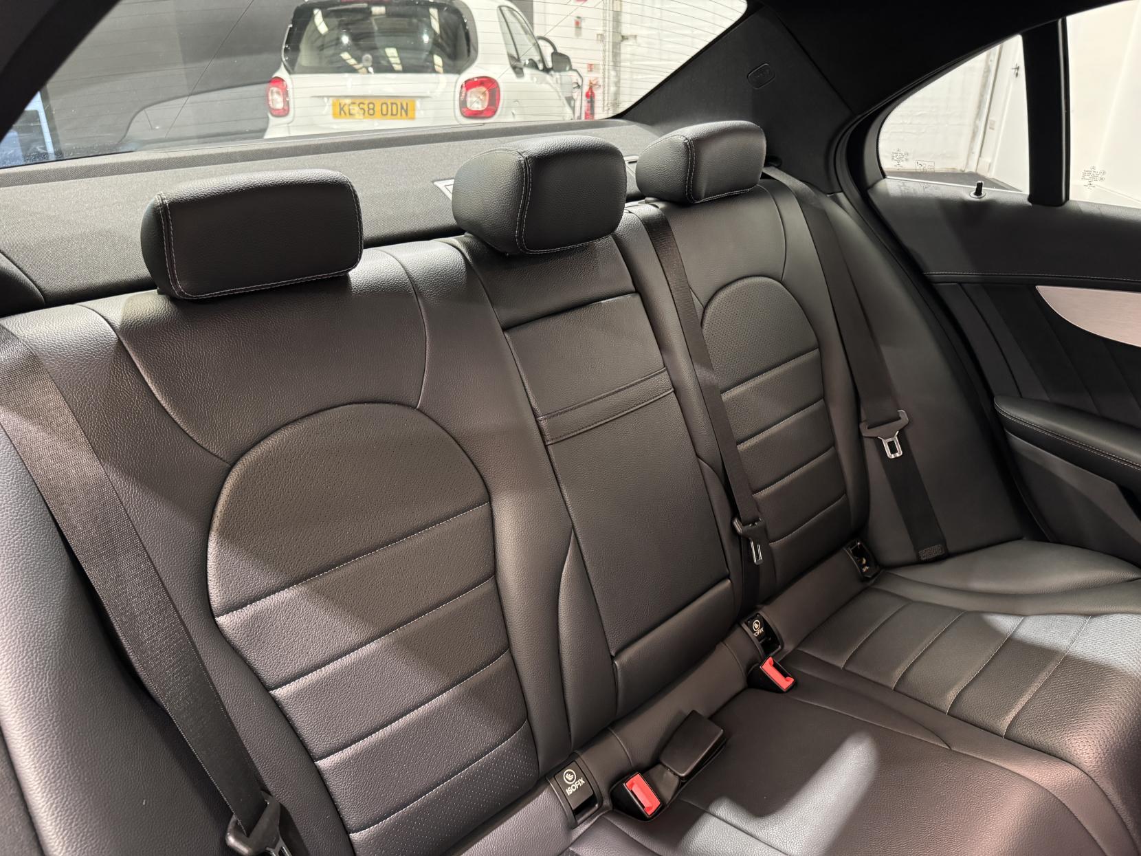 Mercedes-Benz C Class 2.1 C250 BlueTEC AMG Line Saloon 4dr Diesel G-Tronic+ Euro 6 (s/s) (204 ps)