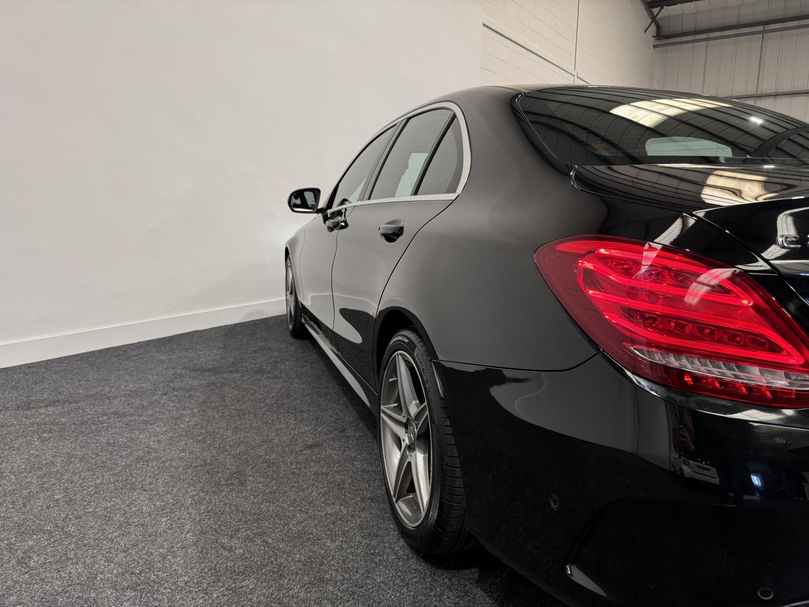Mercedes-Benz C Class 2.1 C250 BlueTEC AMG Line Saloon 4dr Diesel G-Tronic+ Euro 6 (s/s) (204 ps)