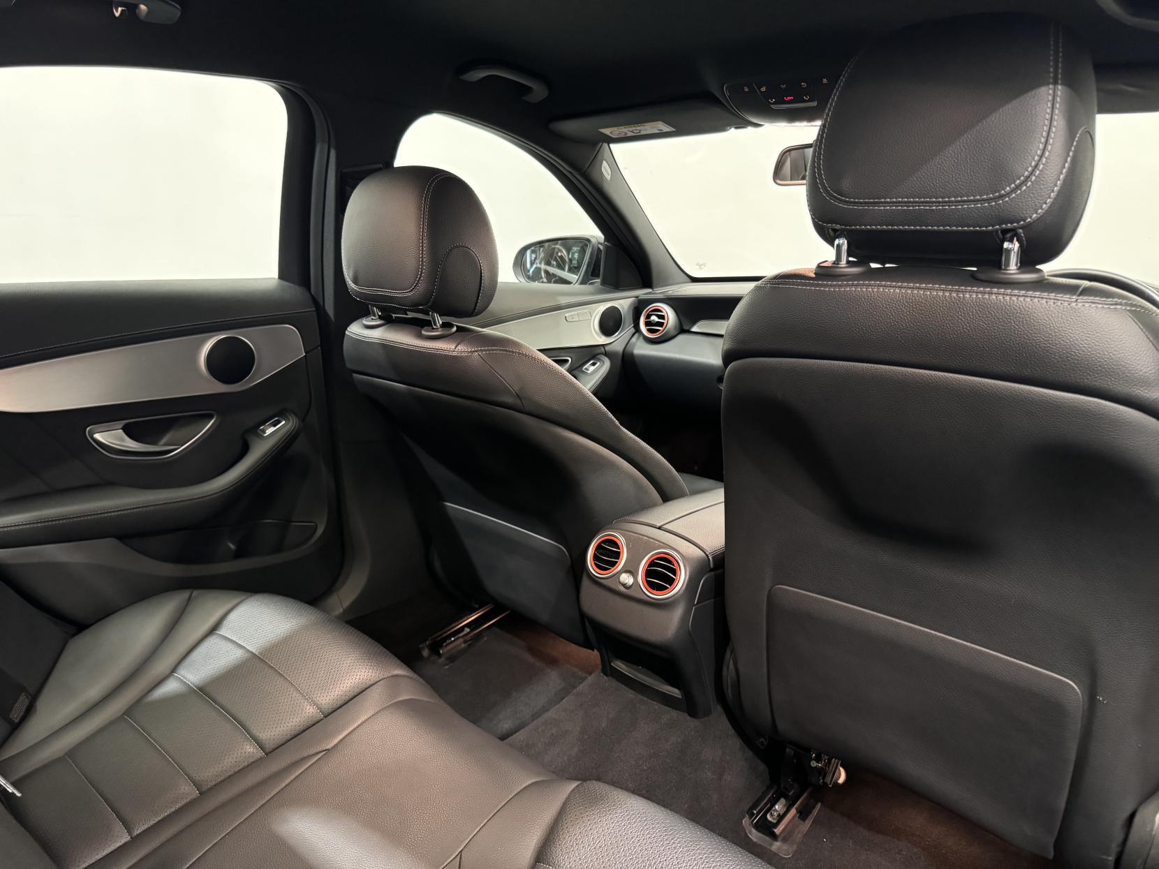 Mercedes-Benz C Class 2.1 C250 BlueTEC AMG Line Saloon 4dr Diesel G-Tronic+ Euro 6 (s/s) (204 ps)