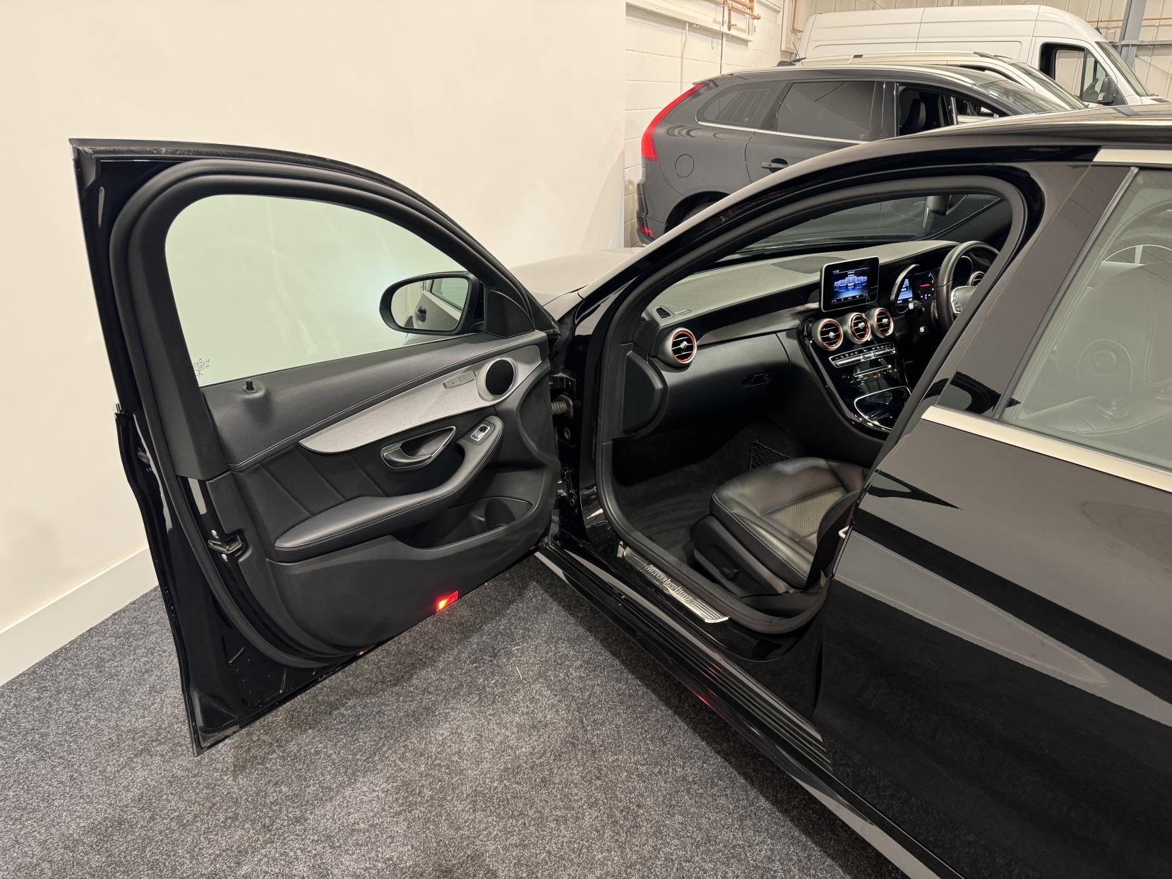 Mercedes-Benz C Class 2.1 C250 BlueTEC AMG Line Saloon 4dr Diesel G-Tronic+ Euro 6 (s/s) (204 ps)