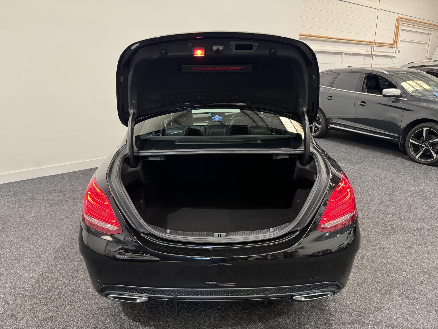 Mercedes-Benz C Class 2.1 C250 BlueTEC AMG Line Saloon 4dr Diesel G-Tronic+ Euro 6 (s/s) (204 ps)