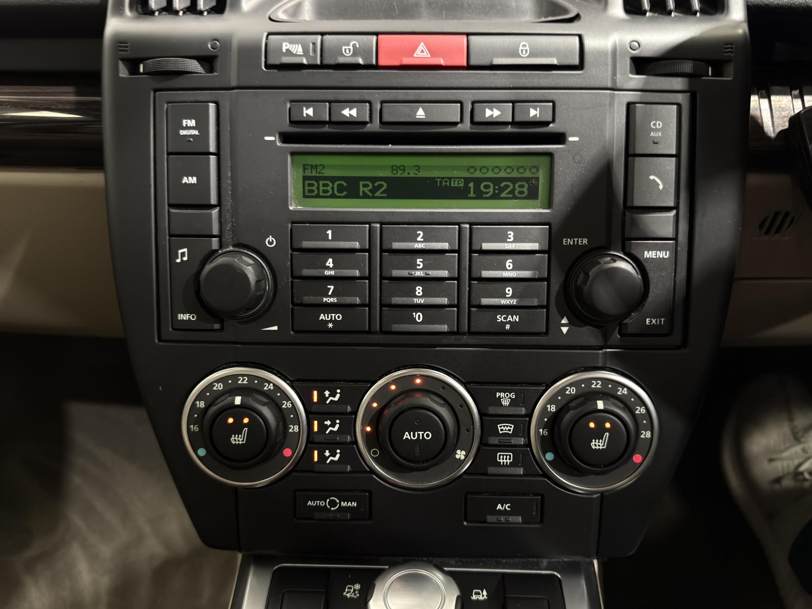 Land Rover Freelander 2 2.2 SD4 HSE SUV 5dr Diesel CommandShift 4WD Euro 5 (190 ps)